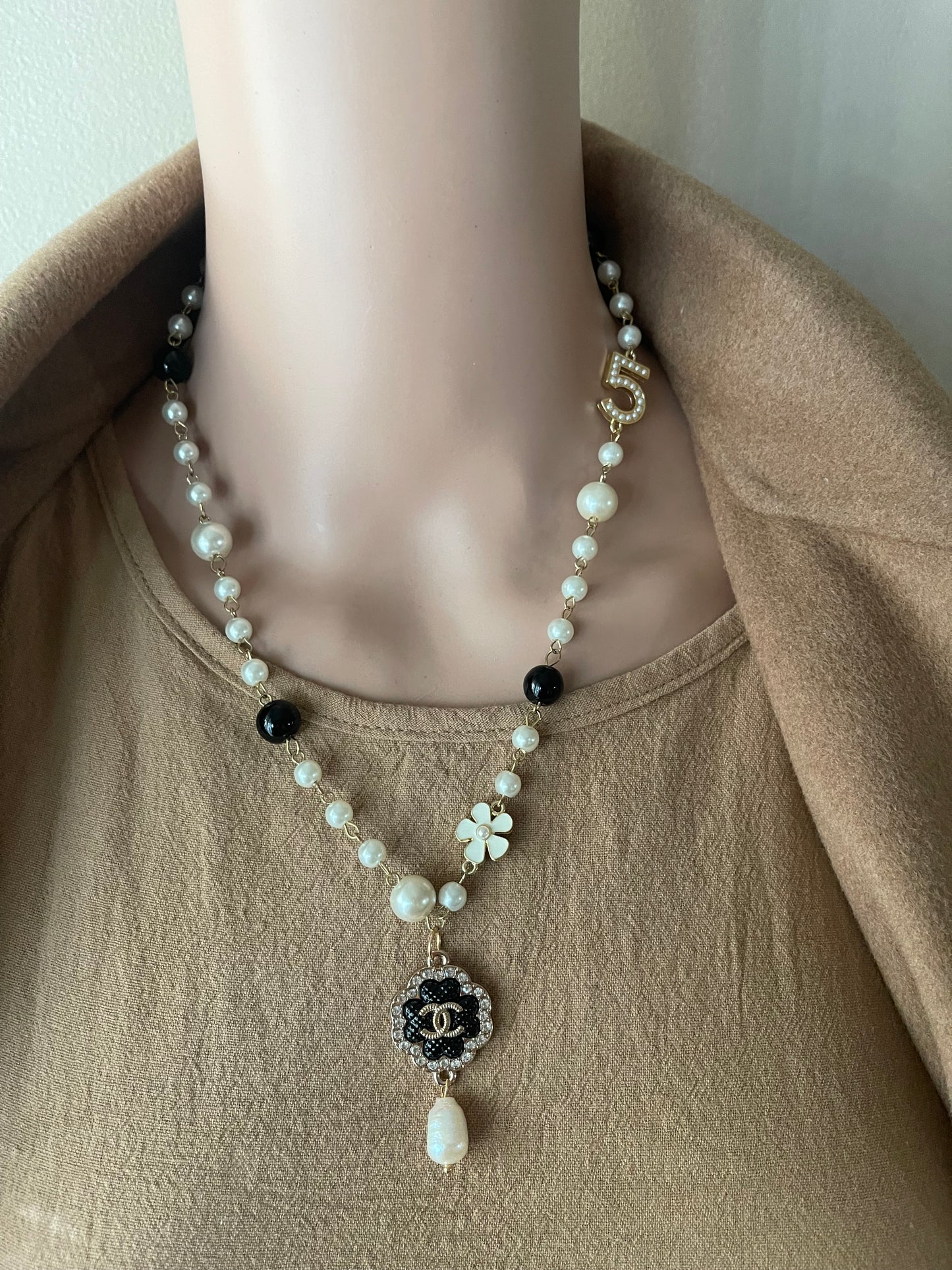 Upcycled charm necklace black and pearl