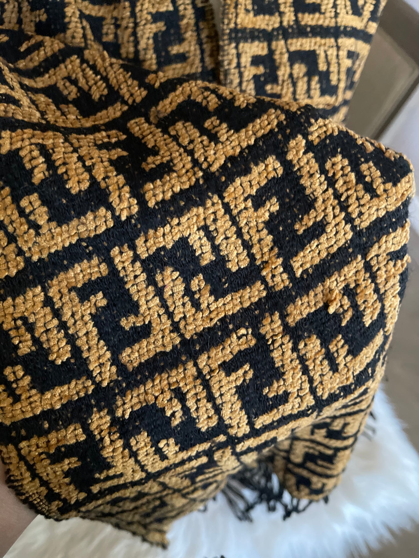 Authentic fendi FF logo embosed like scarf