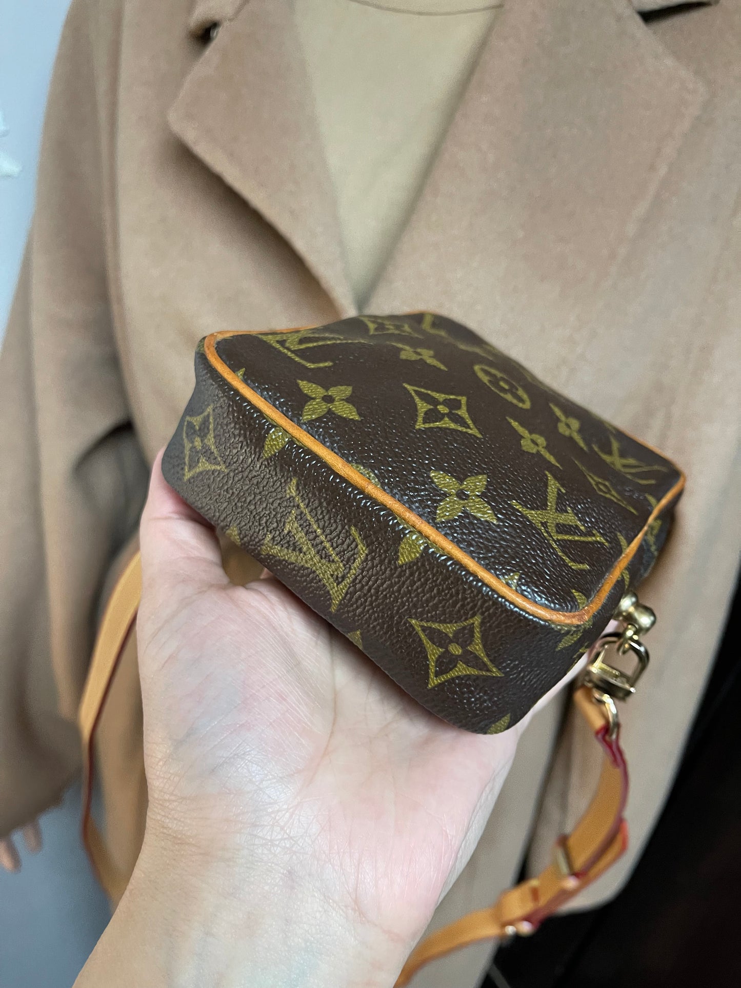 Authentic Louis Vuitton monogram crossbody