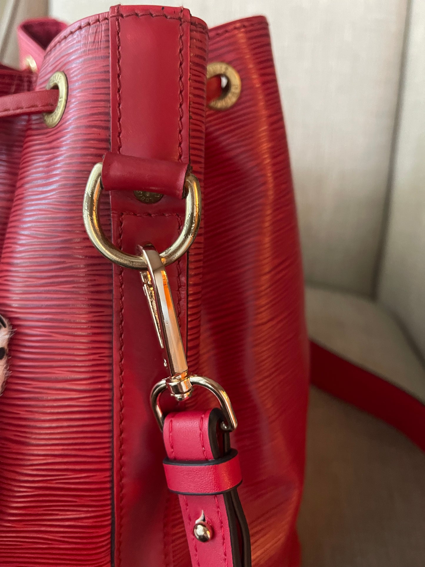 Authentic Louis Vuitton Epi noe shoulder bag red