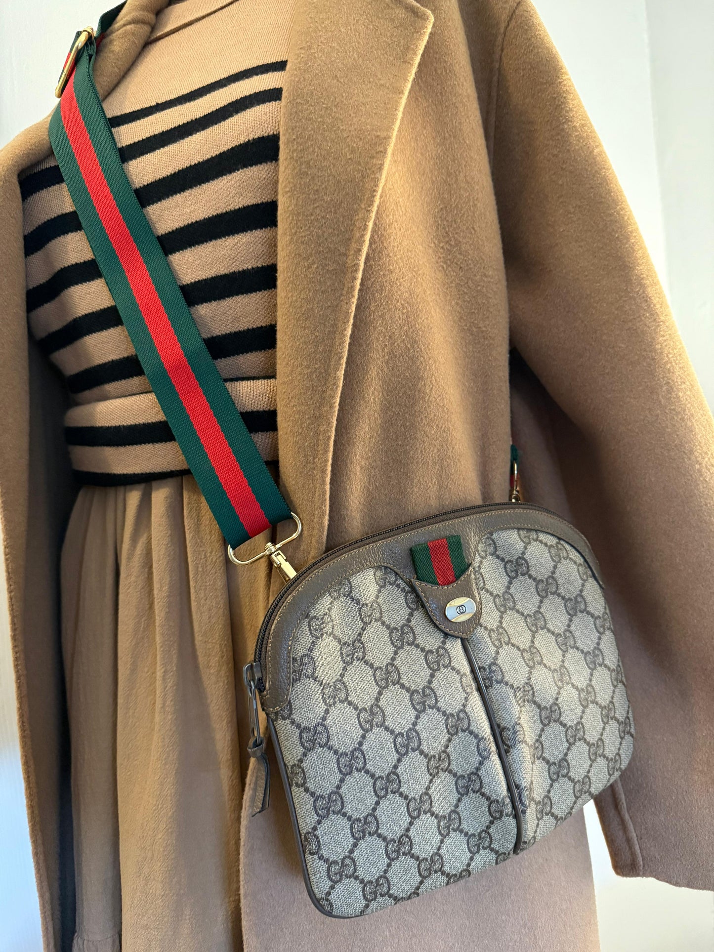 Authentic Gucci vintage web sherry line crossbody