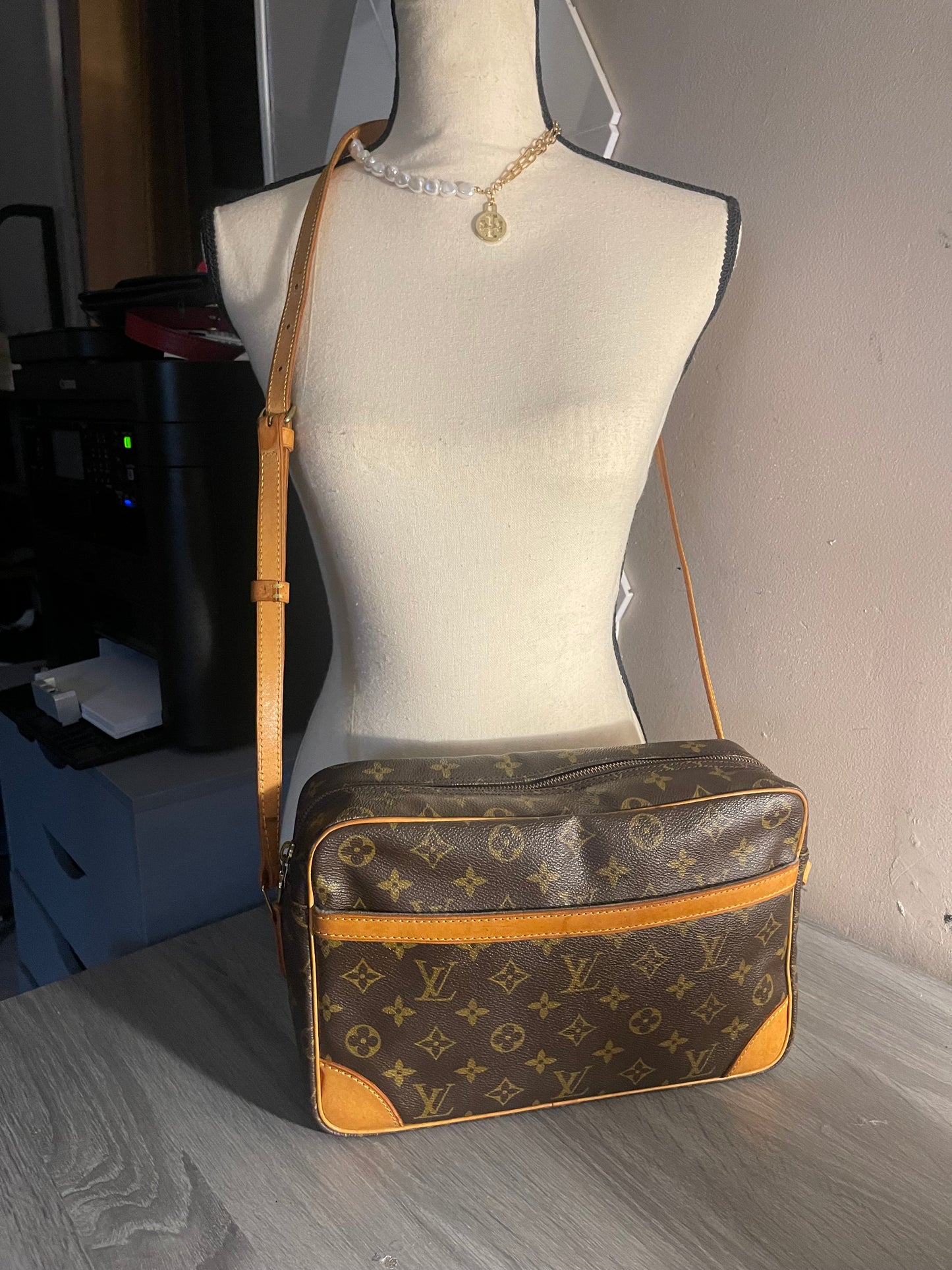 Authentic Louis Vuitton monogram vintage crossbody bag