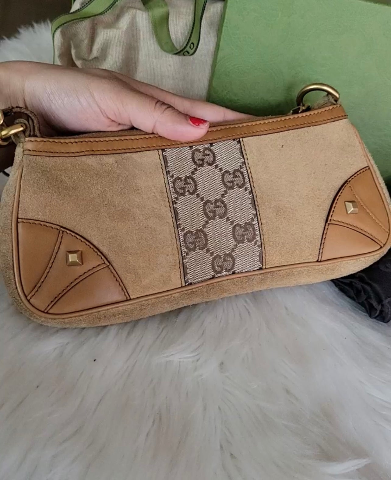 Authentic Gucci vintage small shoulder bag on Chain