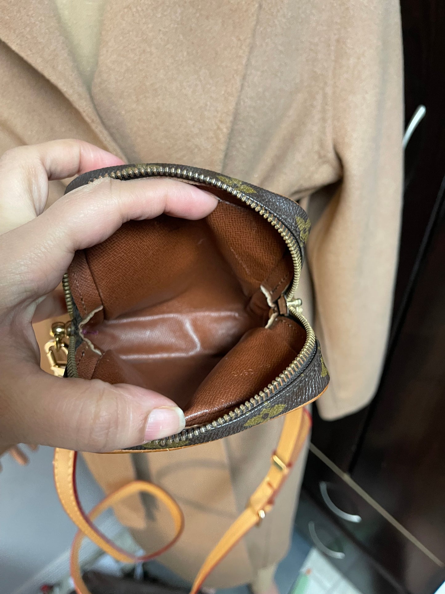 Authentic Louis Vuitton monogram crossbody