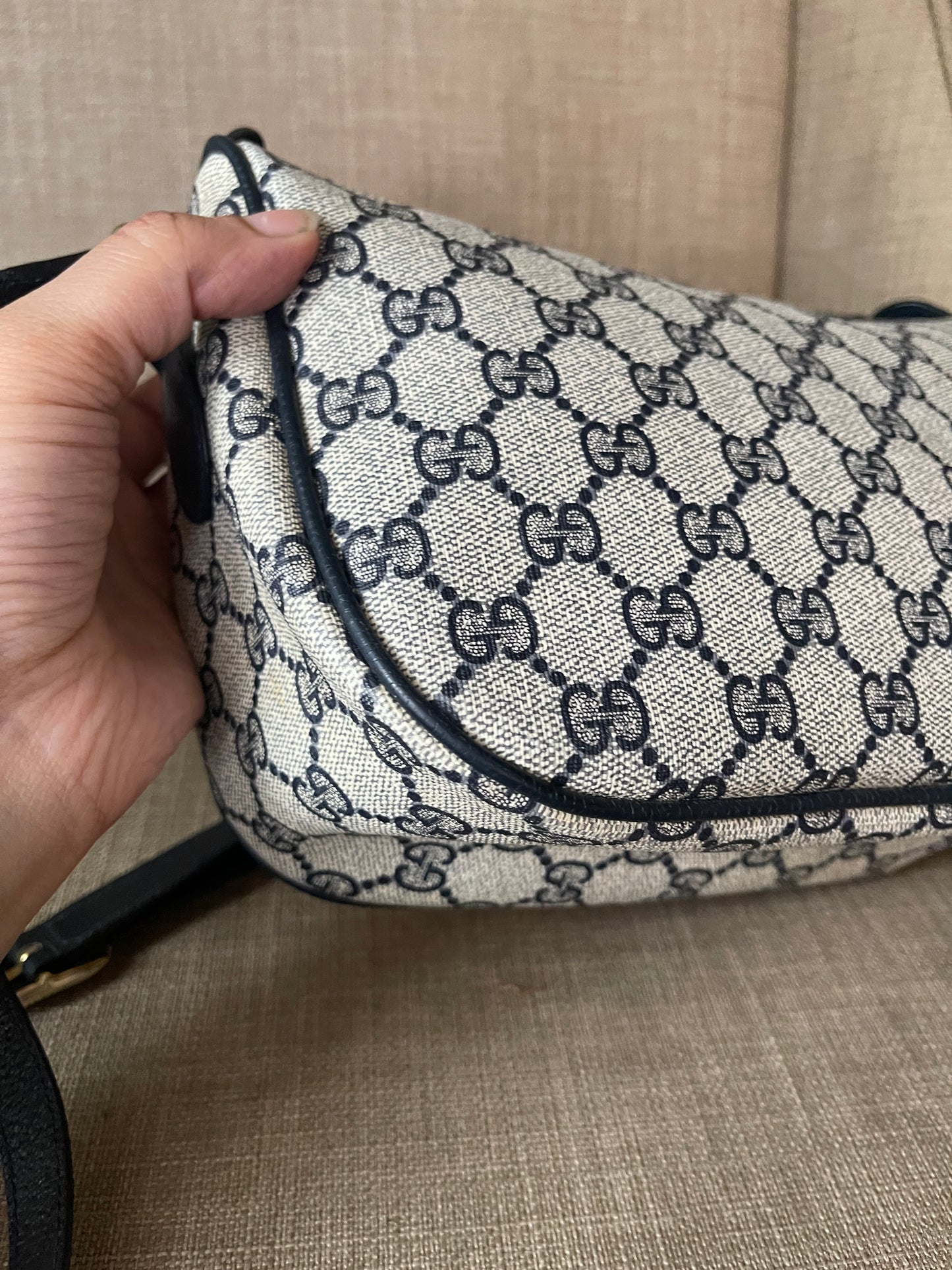 Authentic Gucci vintage web sherry line crossbody bag