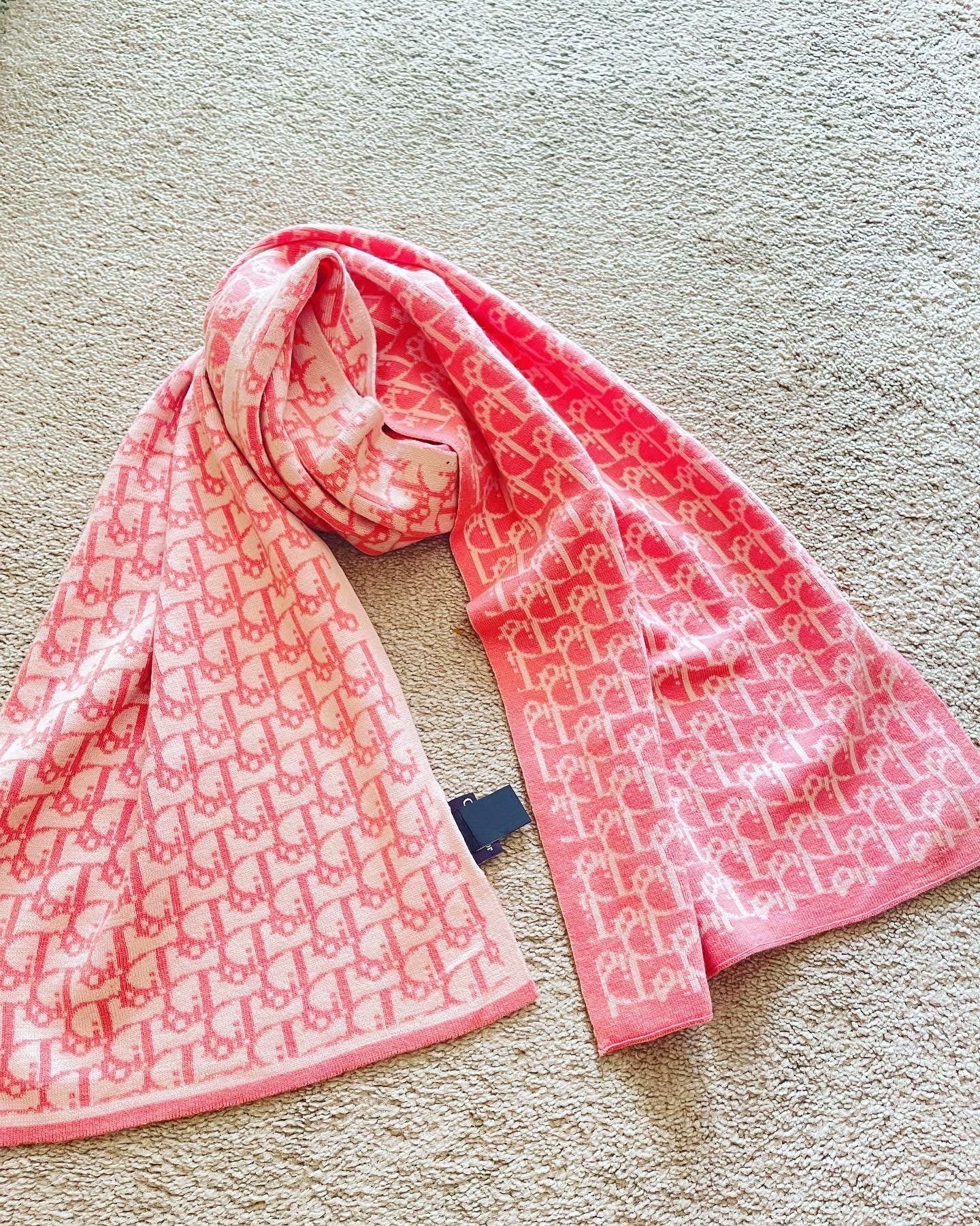 Authentic Dior woll vintage scarve