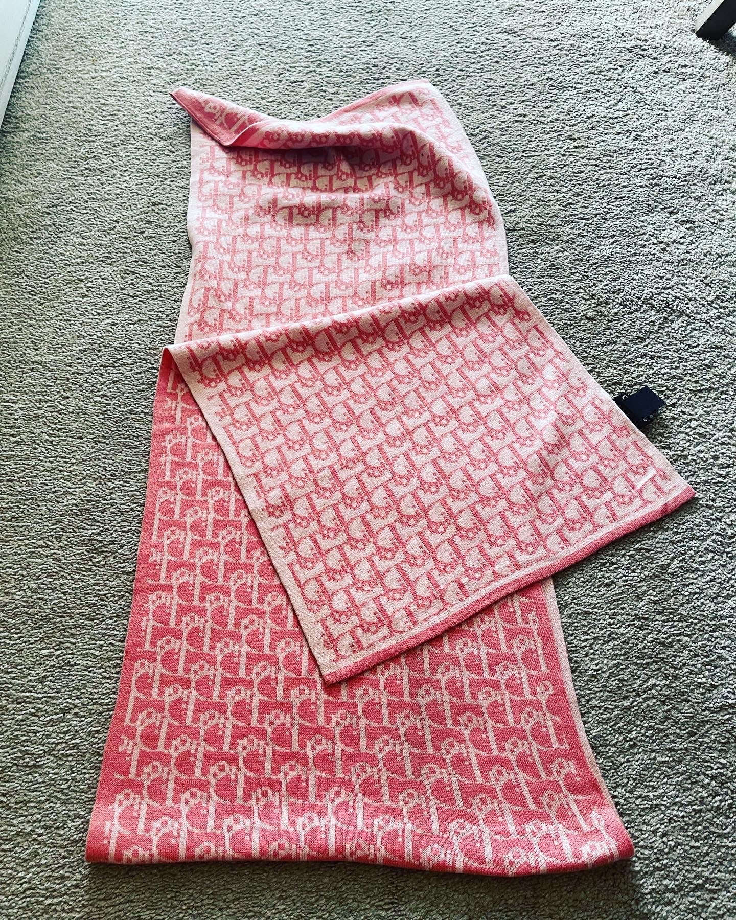 Authentic Dior woll vintage scarve