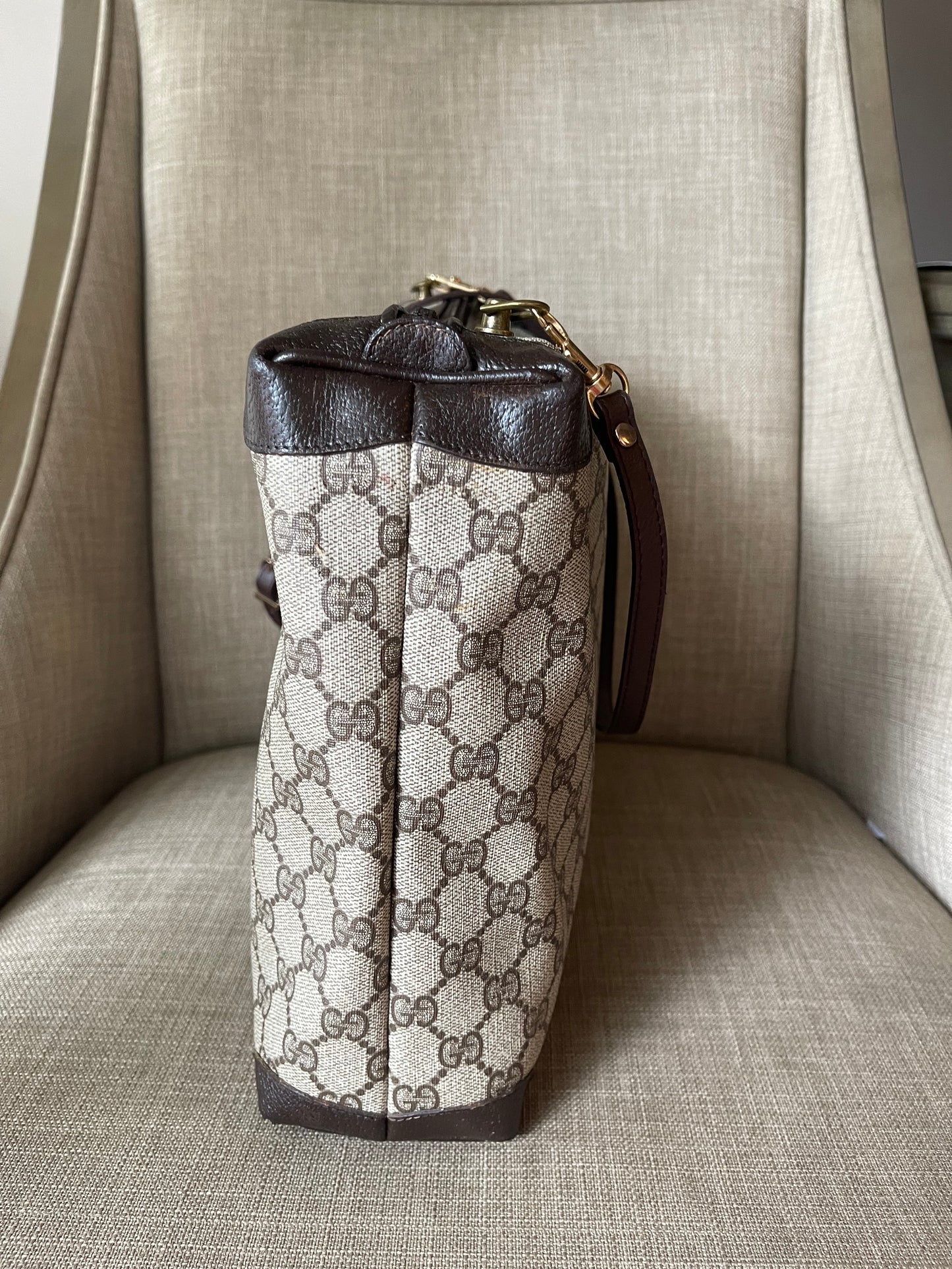 Authentic Gucci vintage gg canvas crossbody bag