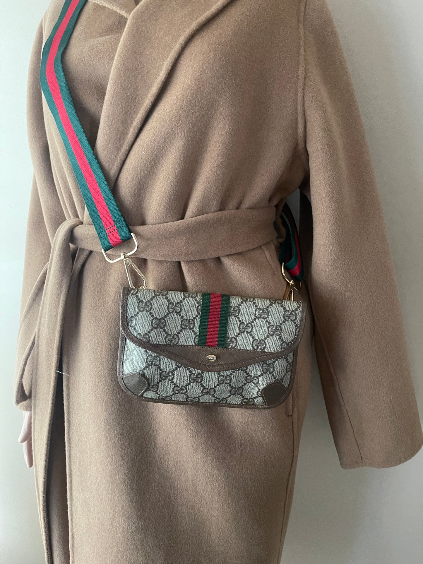 Authentic Gucci vintage web sherry line clutch crossbody bag