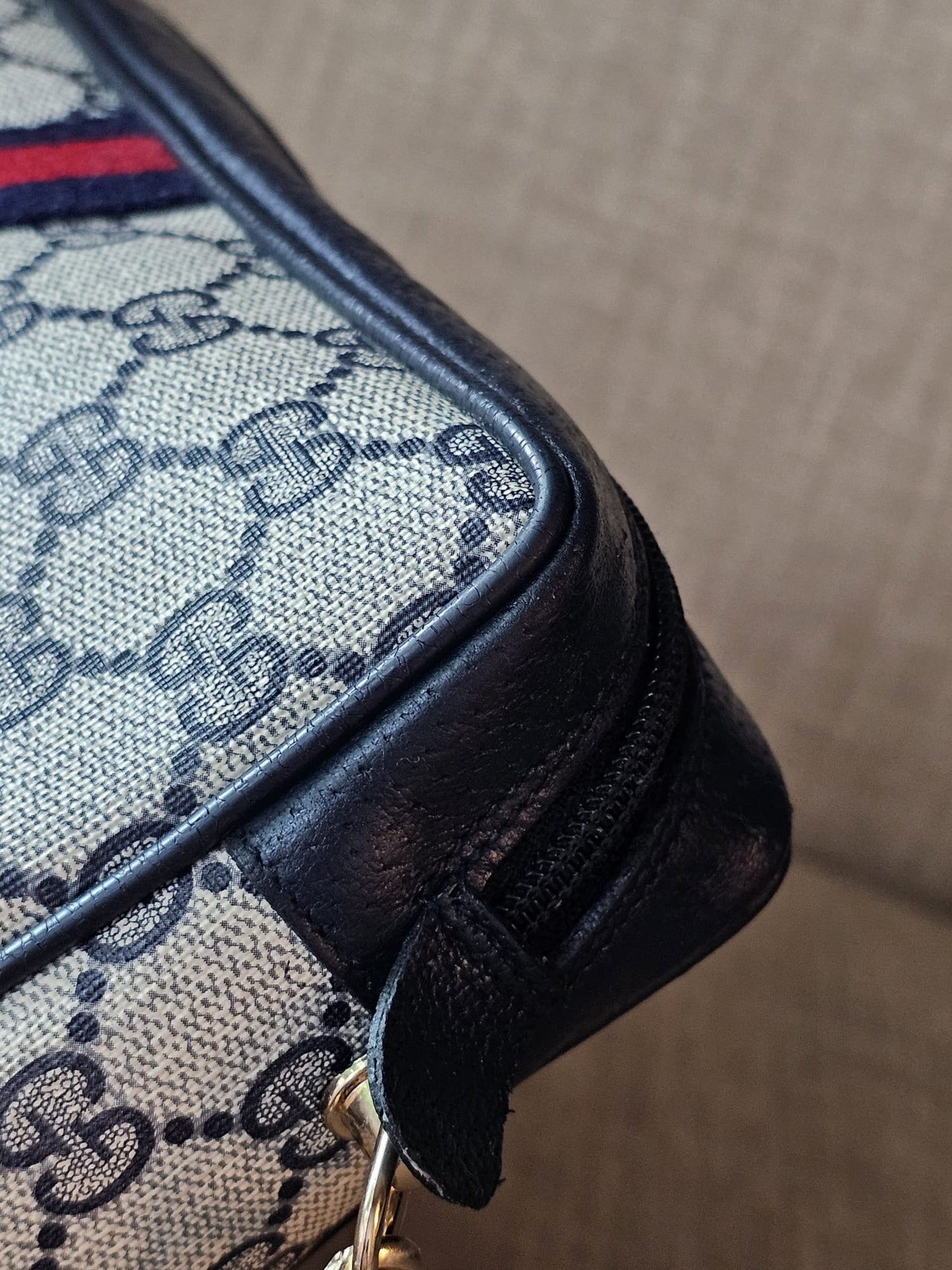 Authentic Gucci vintage web sherry line crossbody bag