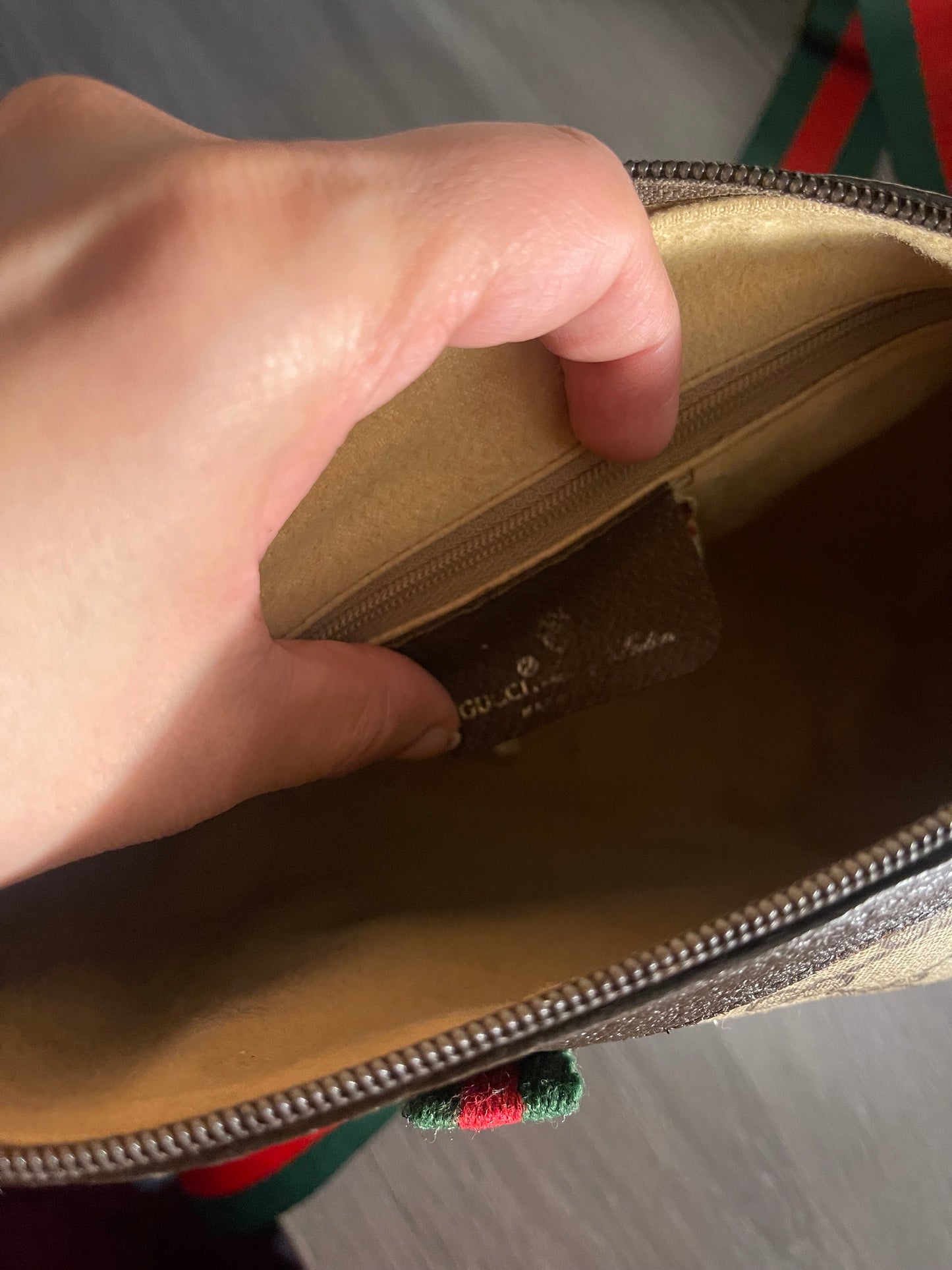 Authentic Gucci vintage web sherry line crossbody