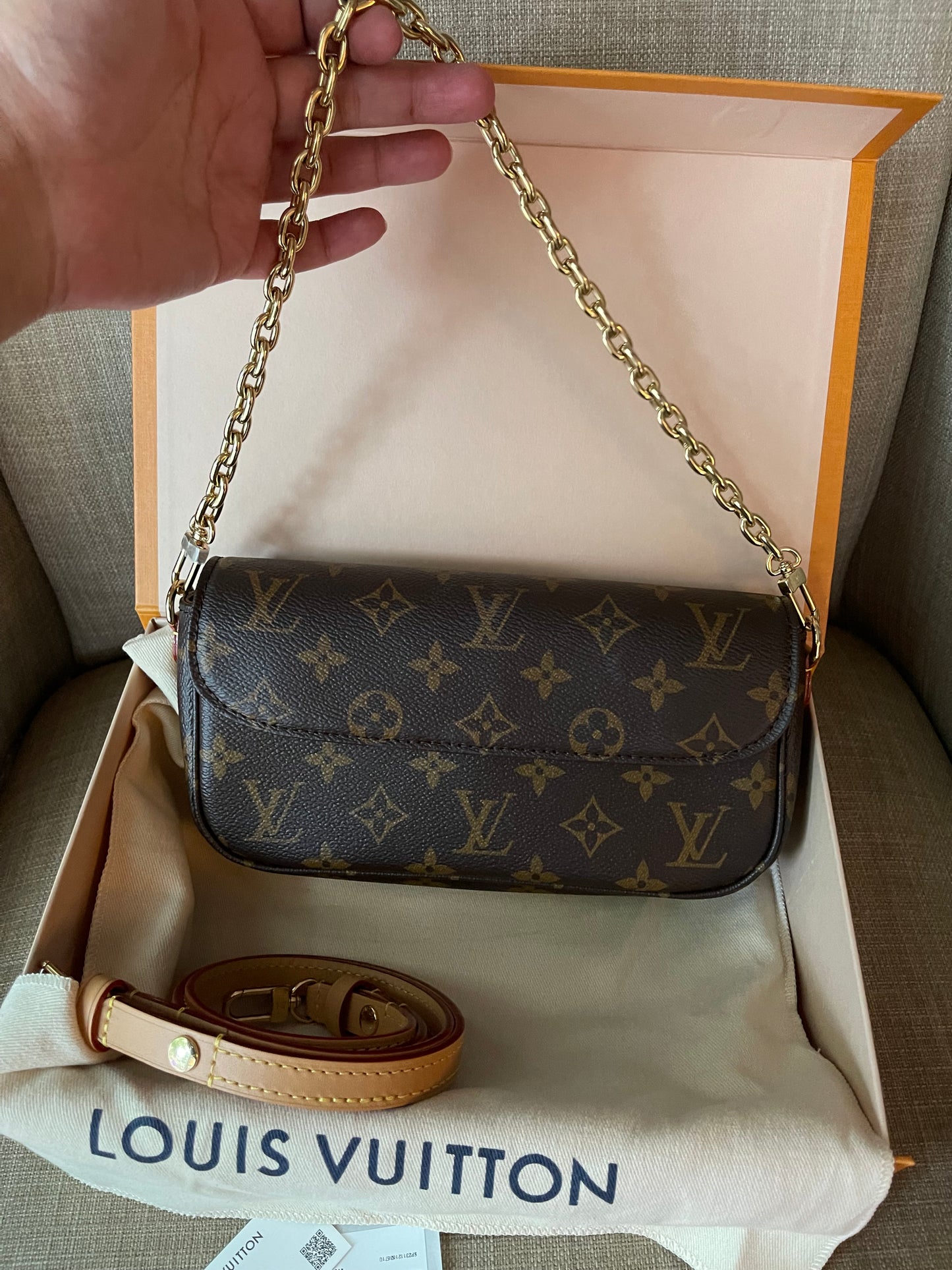 Authentic Louis Vuitton monogram wallet on chain ivy