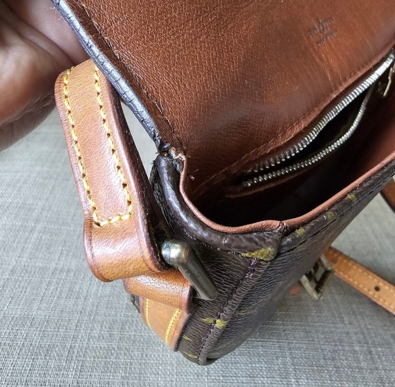 Authentic Louis Vuitton vintage crossbody bag