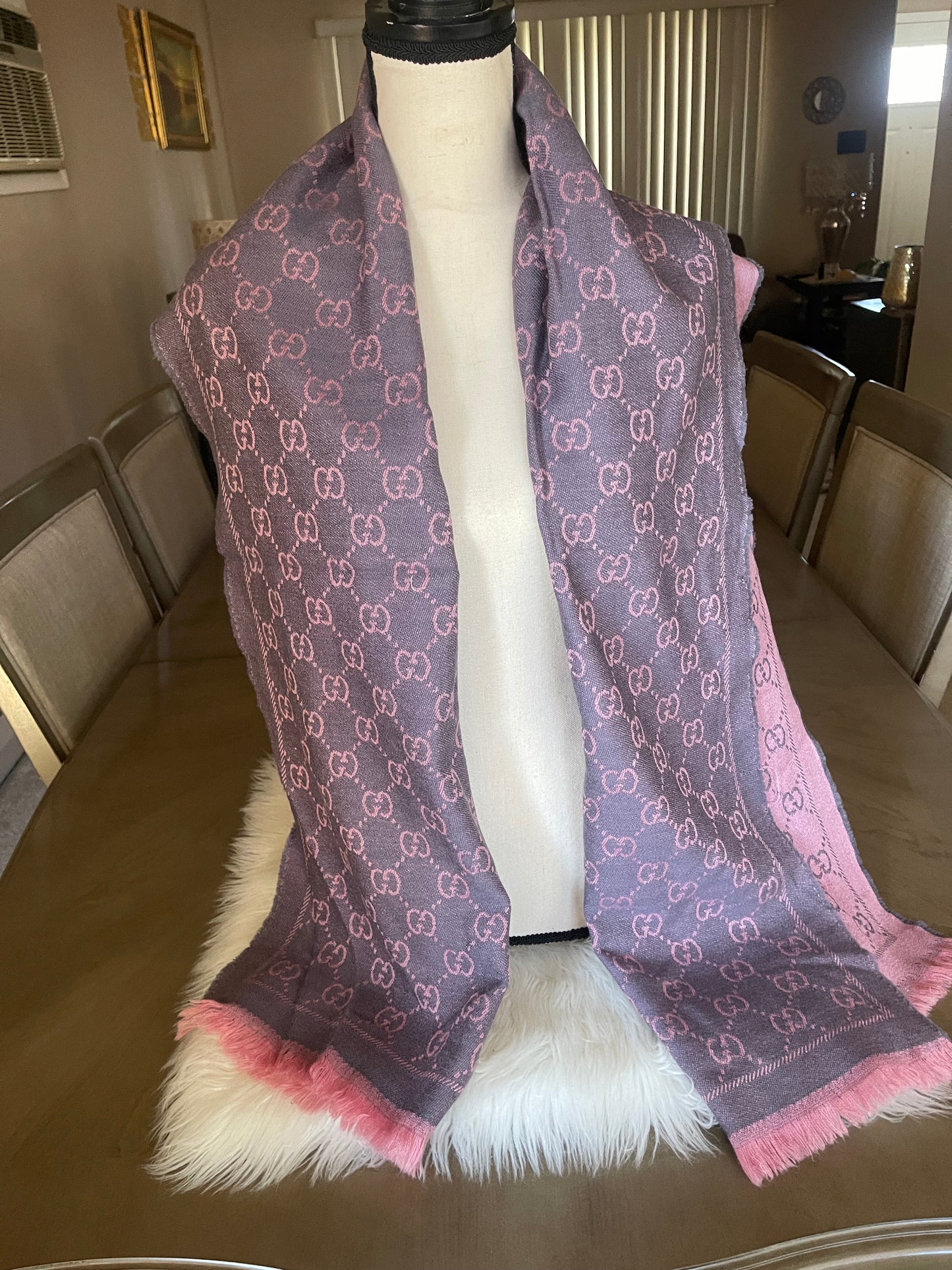 Authentic vintage GG logo gucci scarf