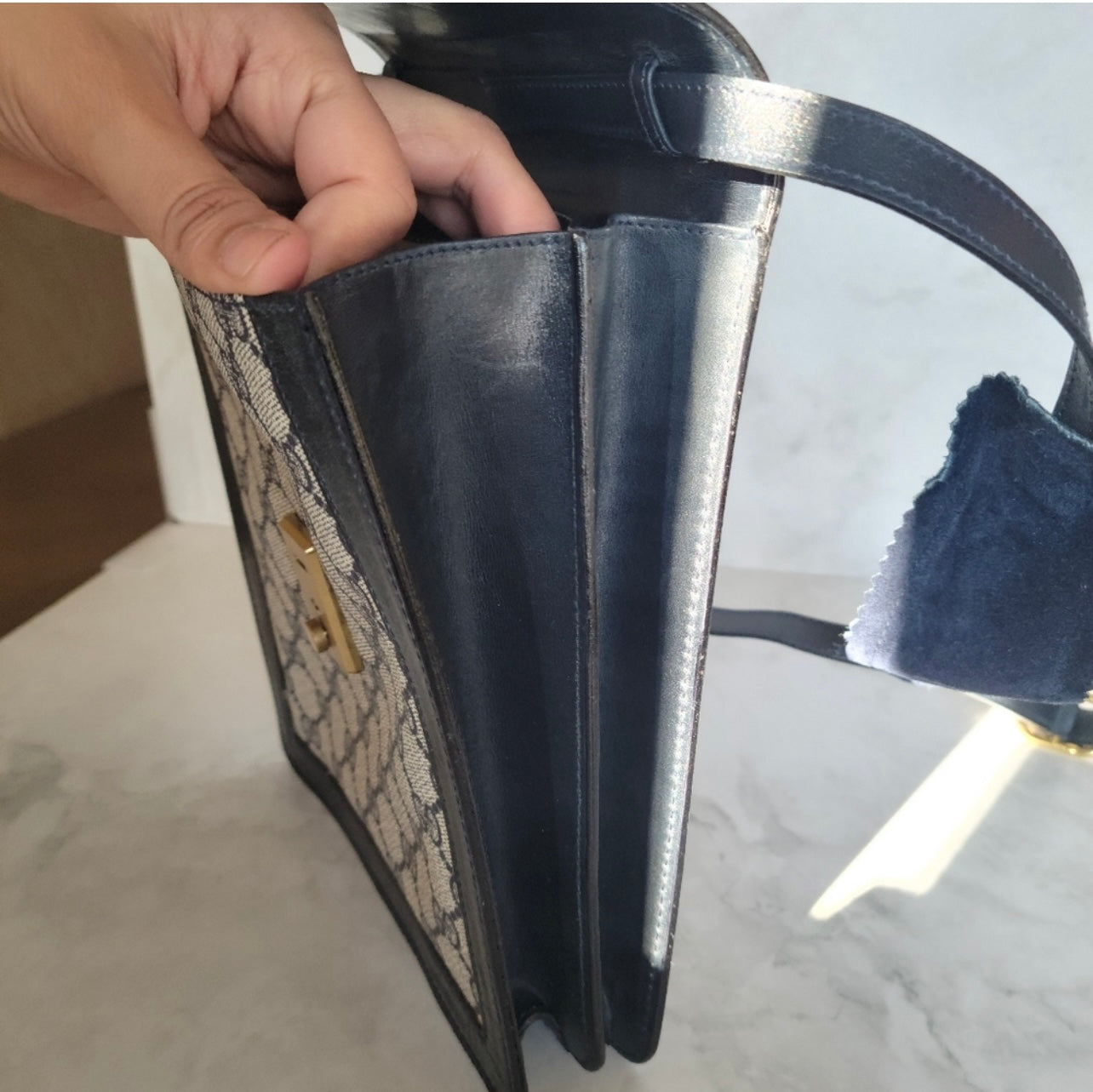 Authentic Gucci vintage crossbody bag