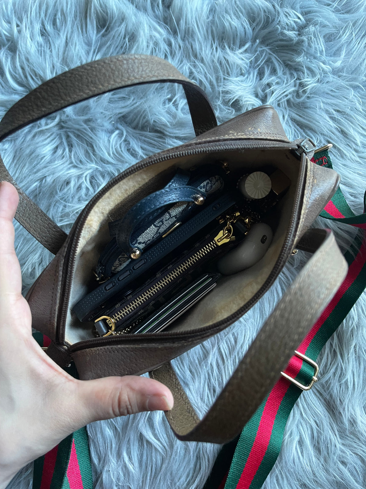 Authentic Gucci vintage web sherry line crossbody