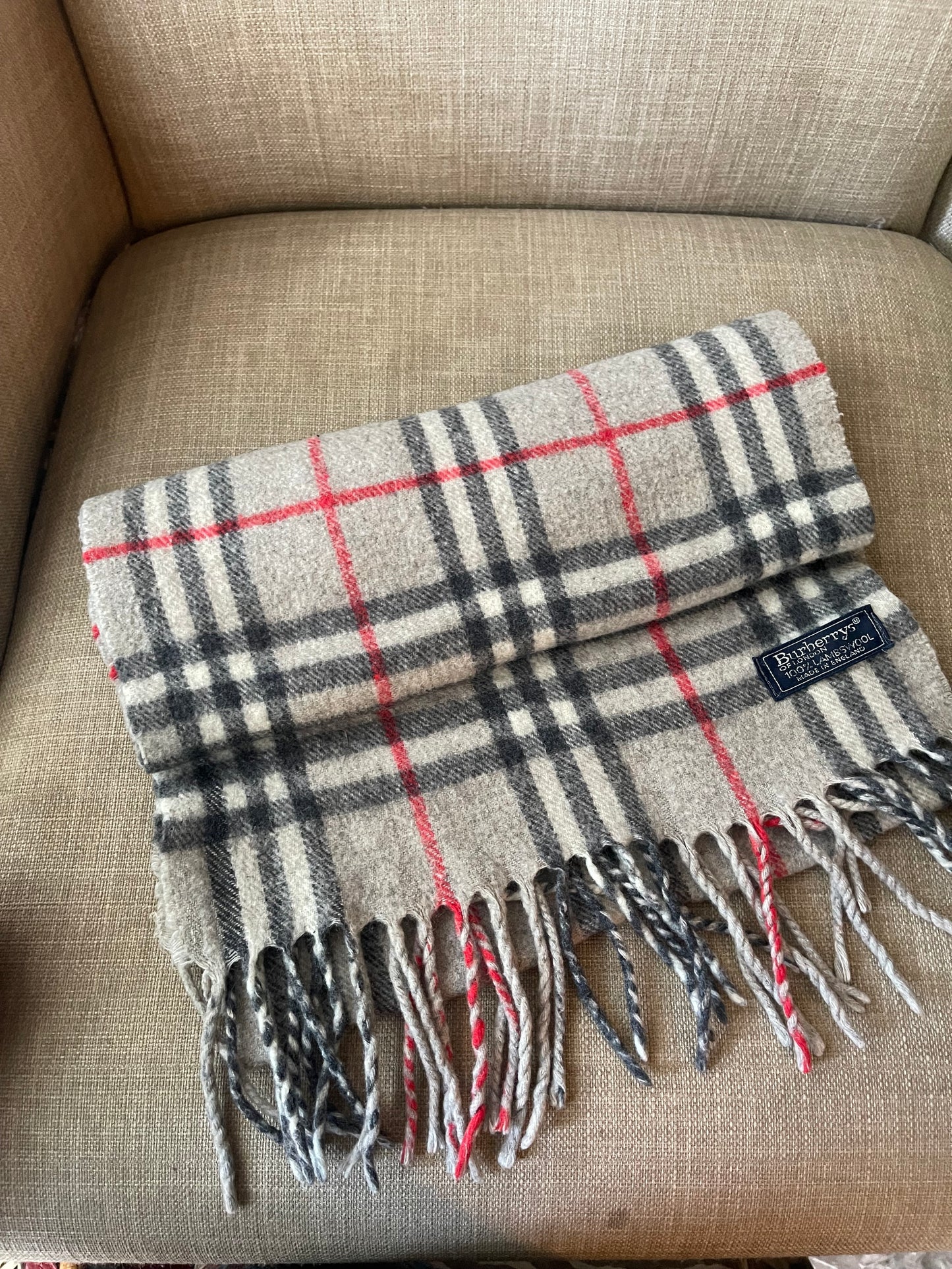 Authentic Burberrys vintage grey nova check scarf