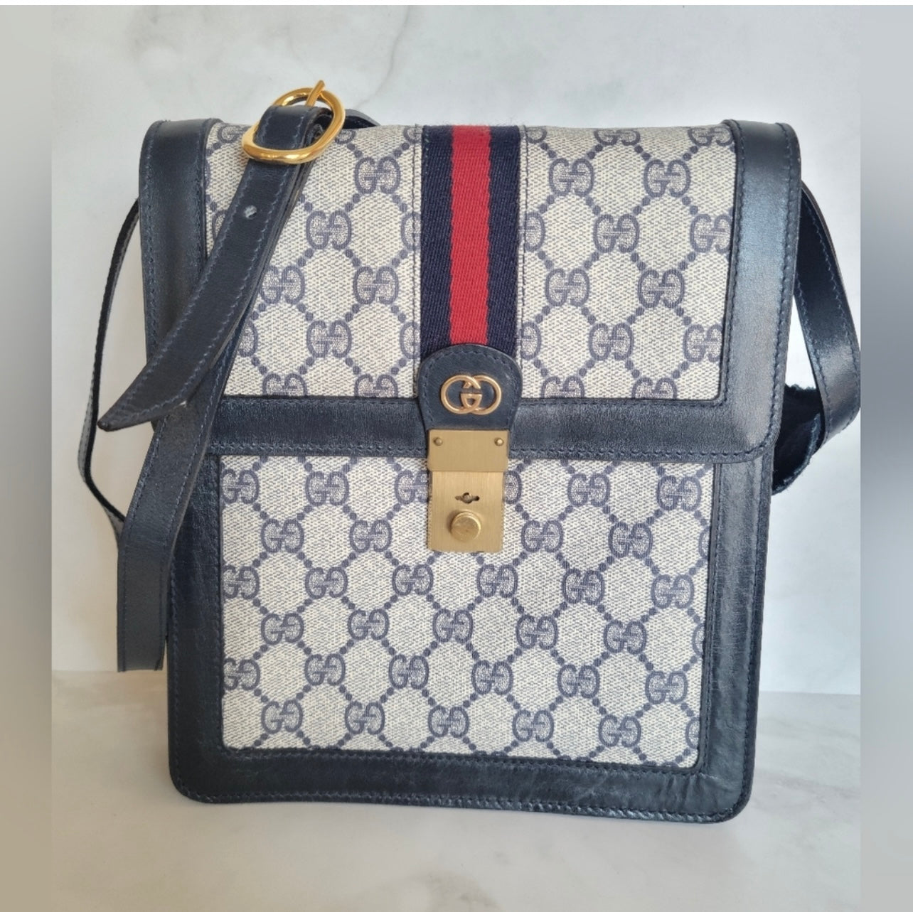 Authentic Gucci vintage crossbody bag