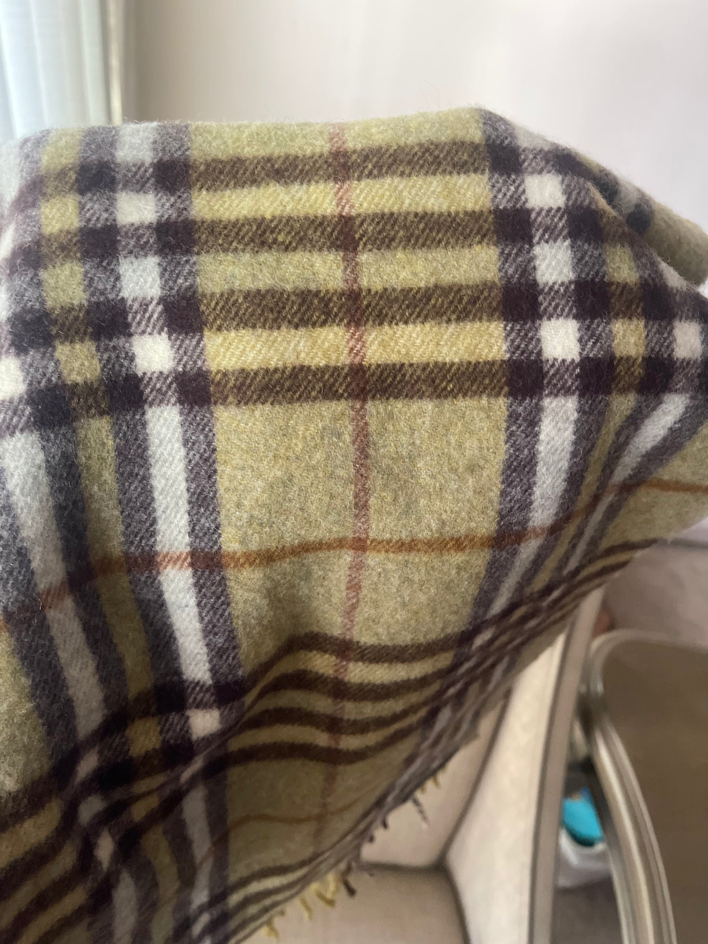Authentic Burberrys vintage nova check olive scarf