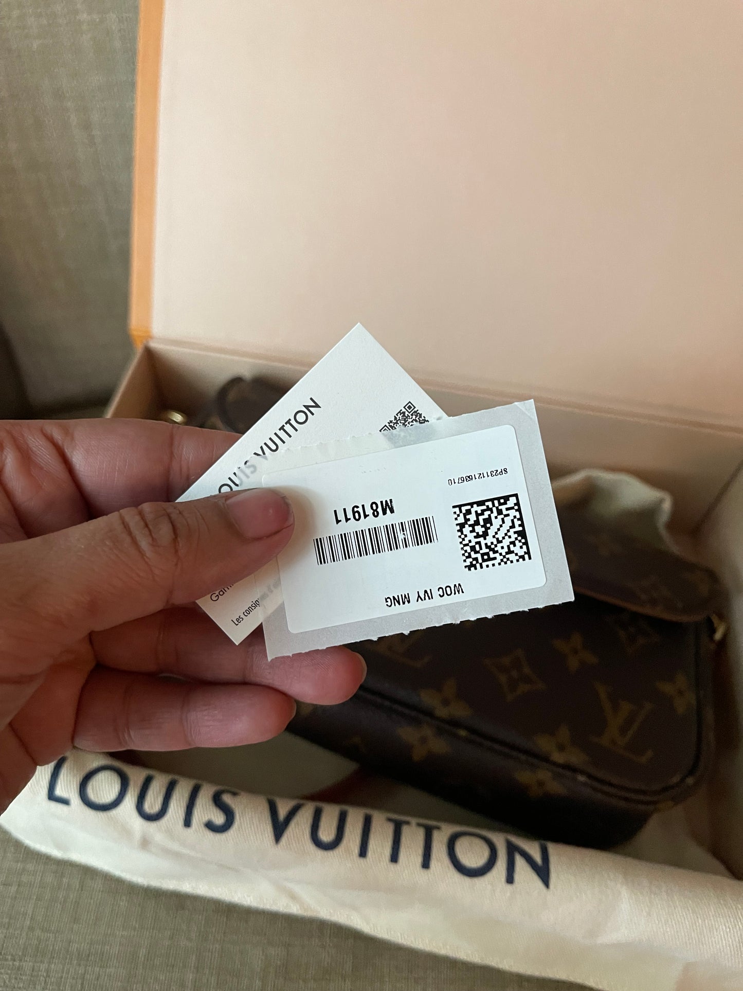 Authentic Louis Vuitton monogram wallet on chain ivy