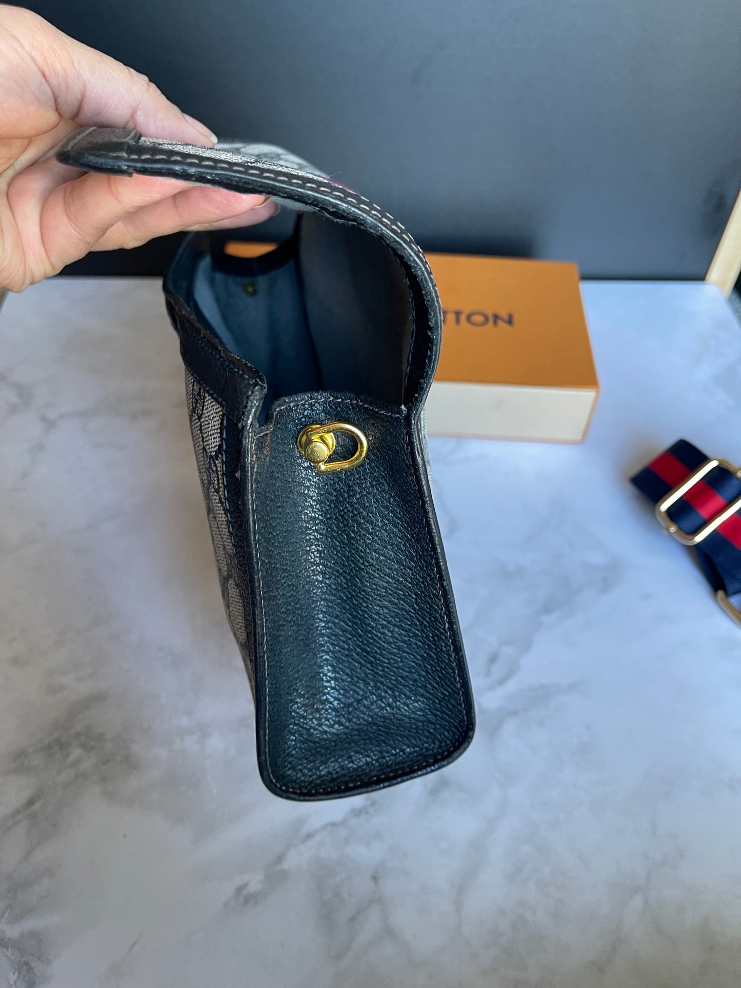 Authentic Gucci vintage web sherry line crossbody bag