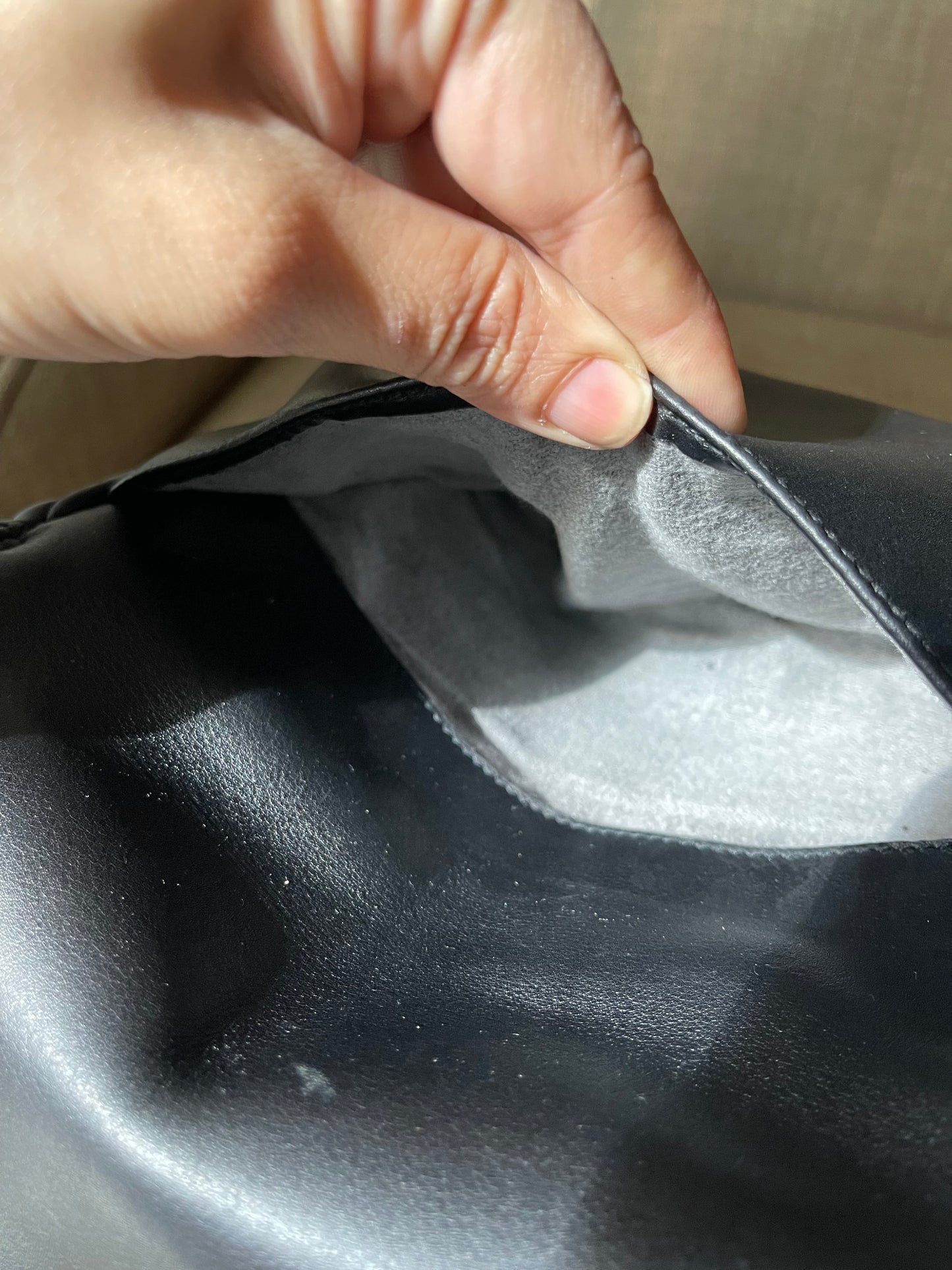 Authentic Gucci vintage horsebit crossbody bag