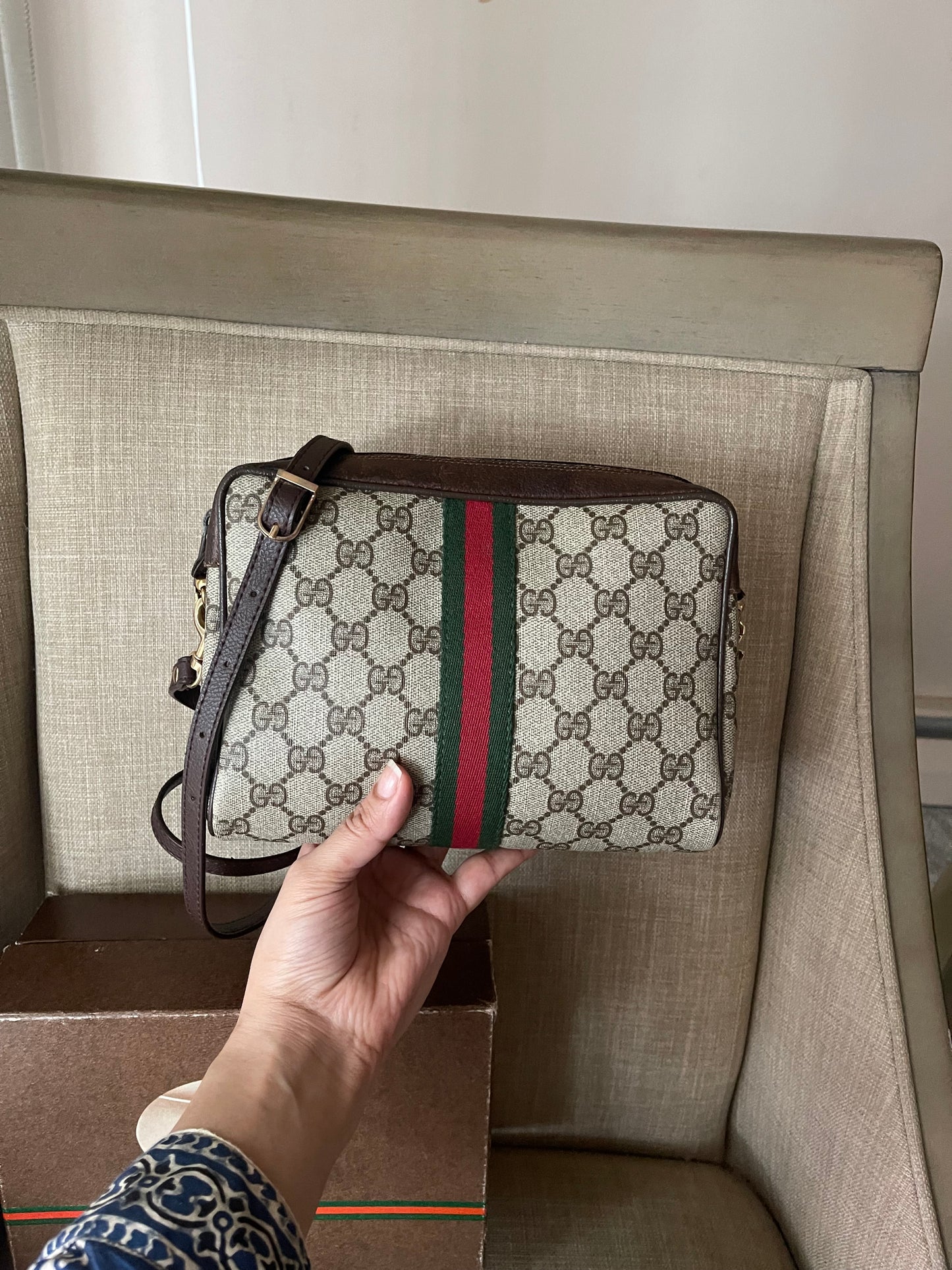 Authentic vintage Gucci web sherry line clutch crossbody bag