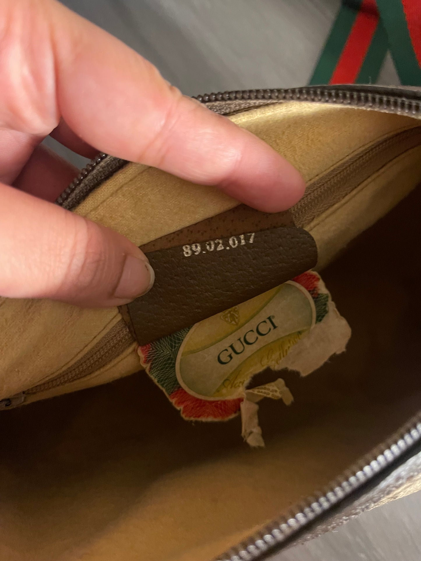 Authentic Gucci vintage web sherry line crossbody
