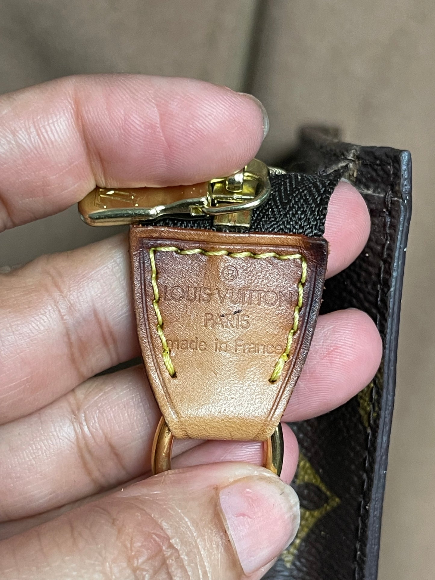 Authentic Louis Vuitton wristlet pouch FL0098 (wN8)