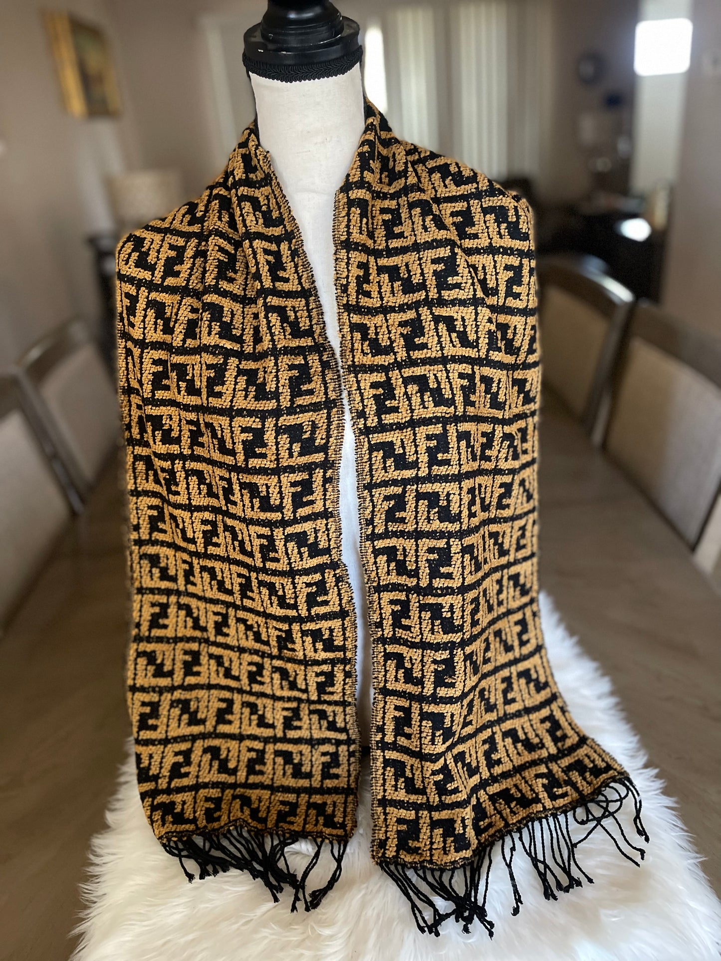 Authentic fendi FF logo embosed like scarf
