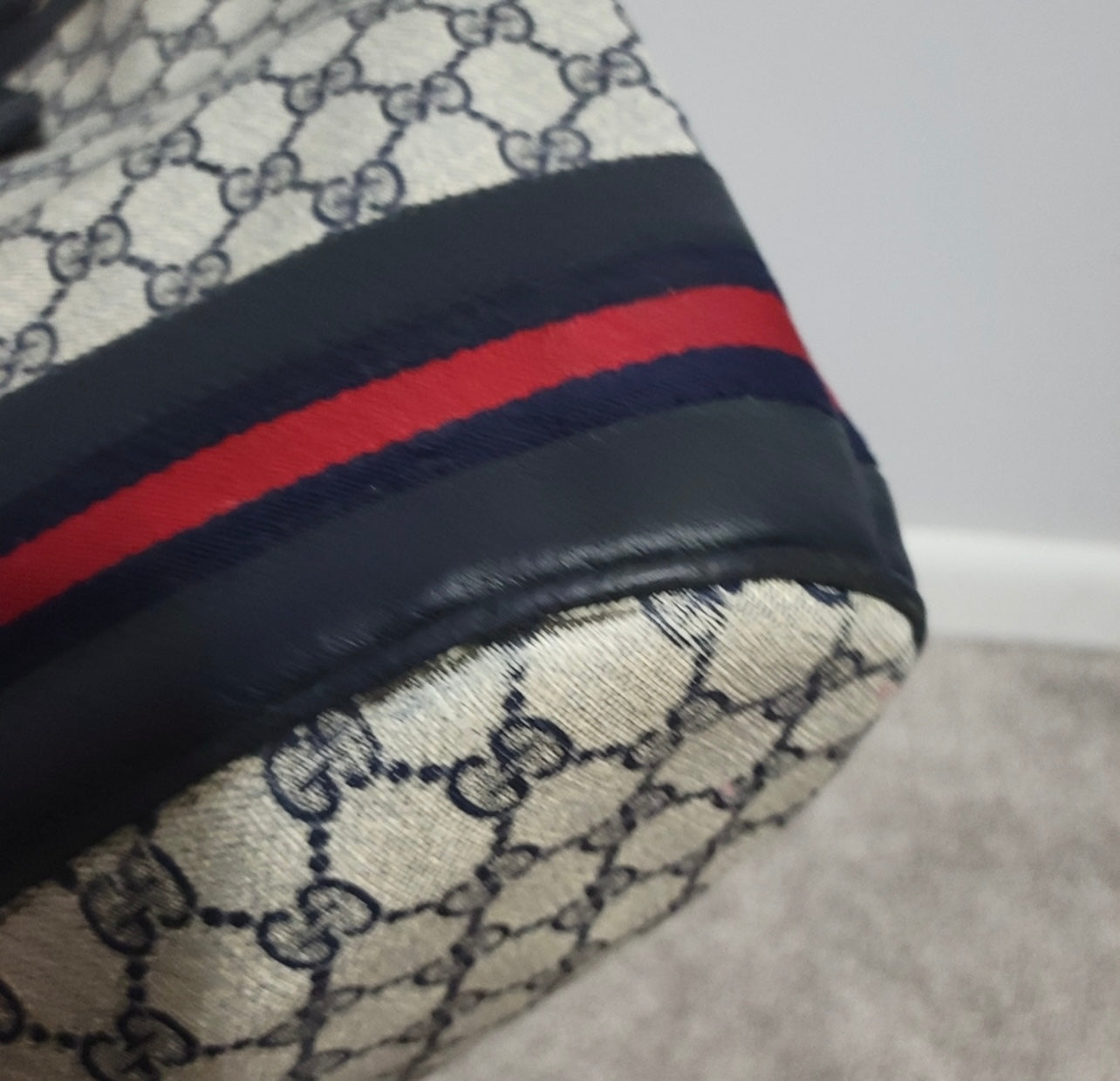 Authentic vintage Gucci web sherry line crossbody bag