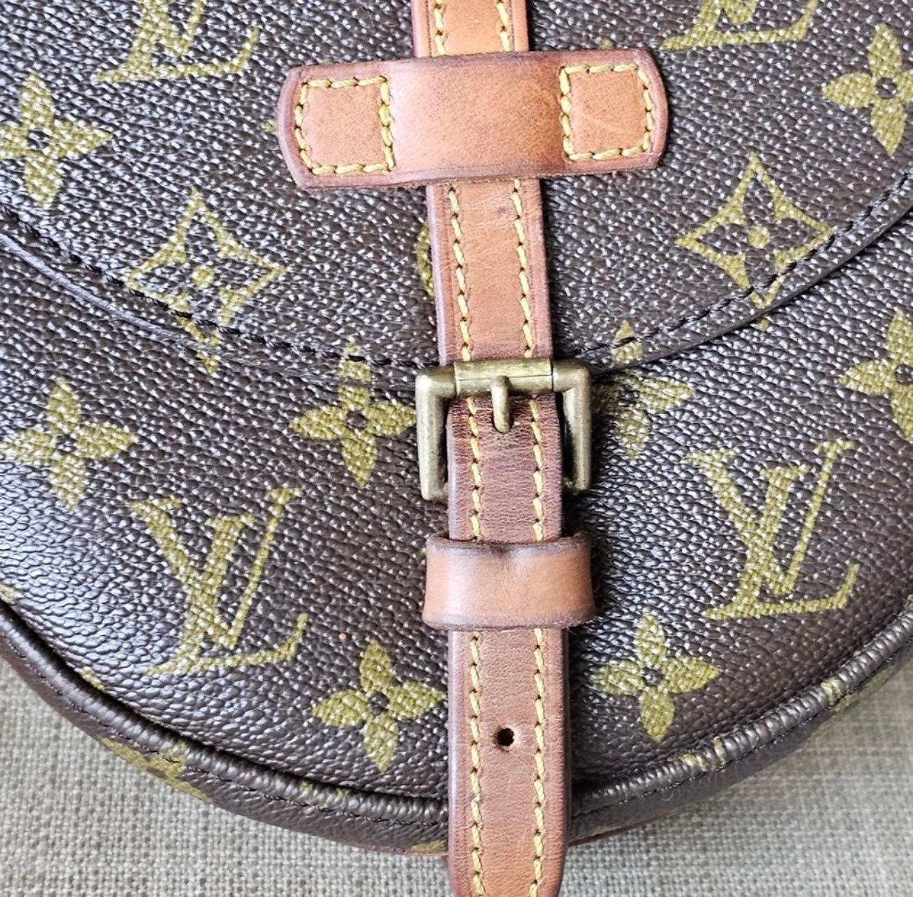 Authentic Louis Vuitton vintage crossbody bag