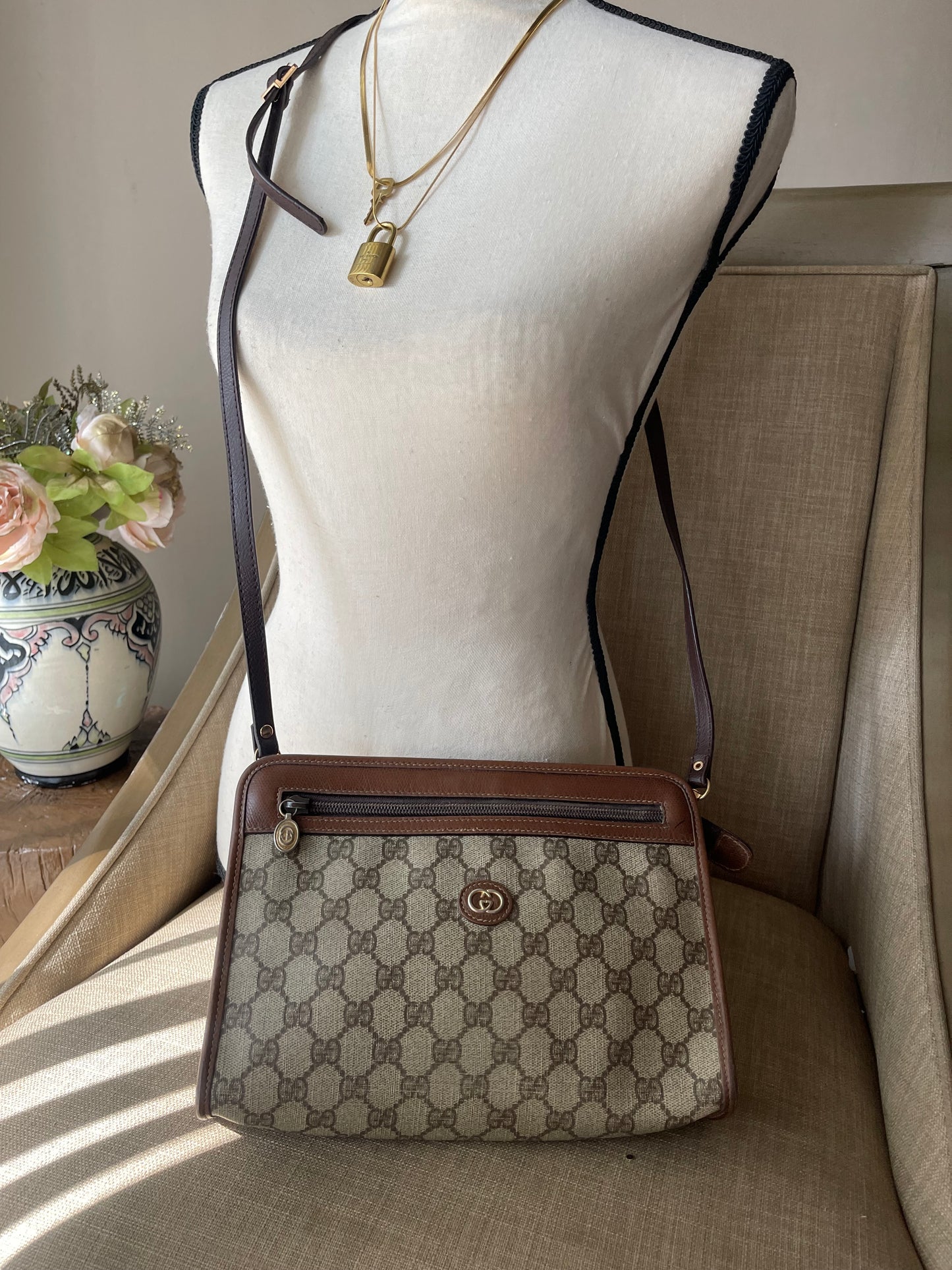 Authentic Gucci GG canvas clutch bag