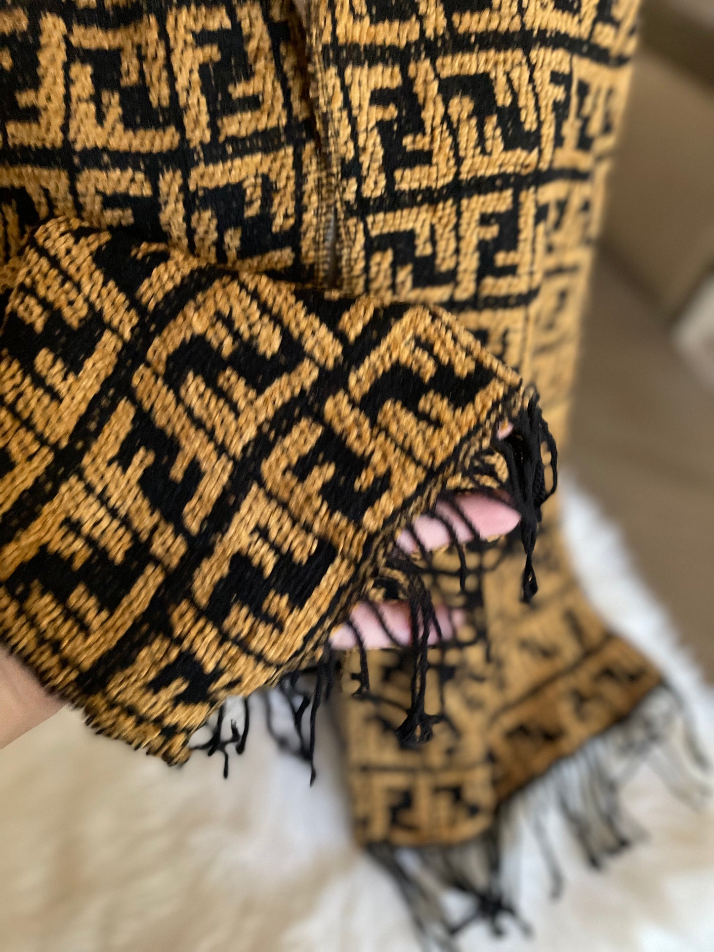 Authentic fendi FF logo embosed like scarf
