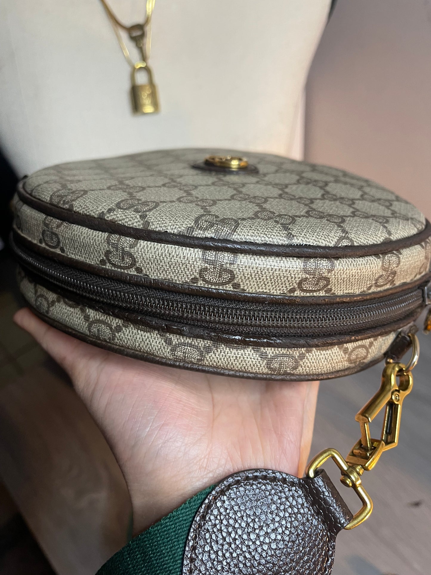 Authentic Gucci vintage gg canvas crossbody