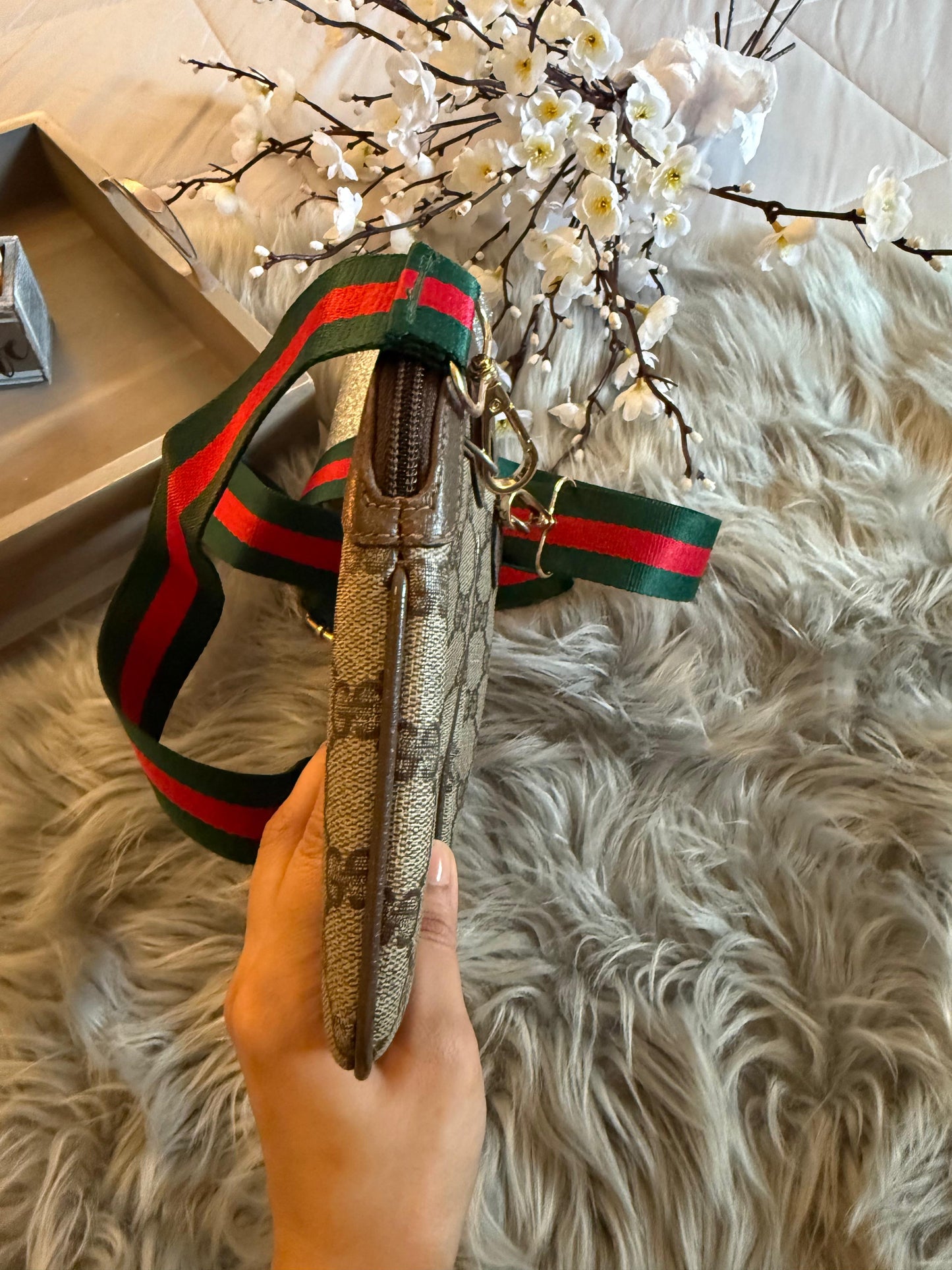 Authentic Gucci vintage web sherry line crossbody