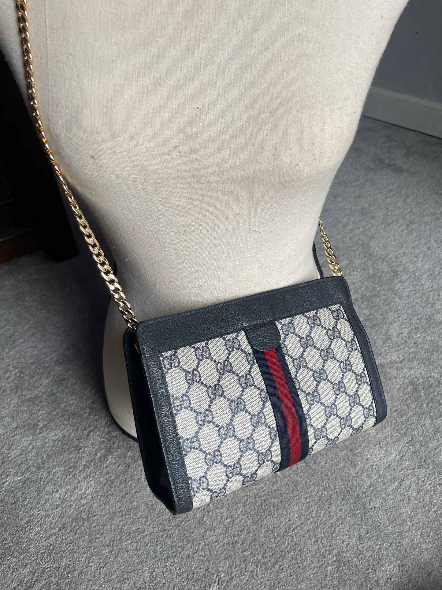 Authentic Gucci vintage crossbody bag