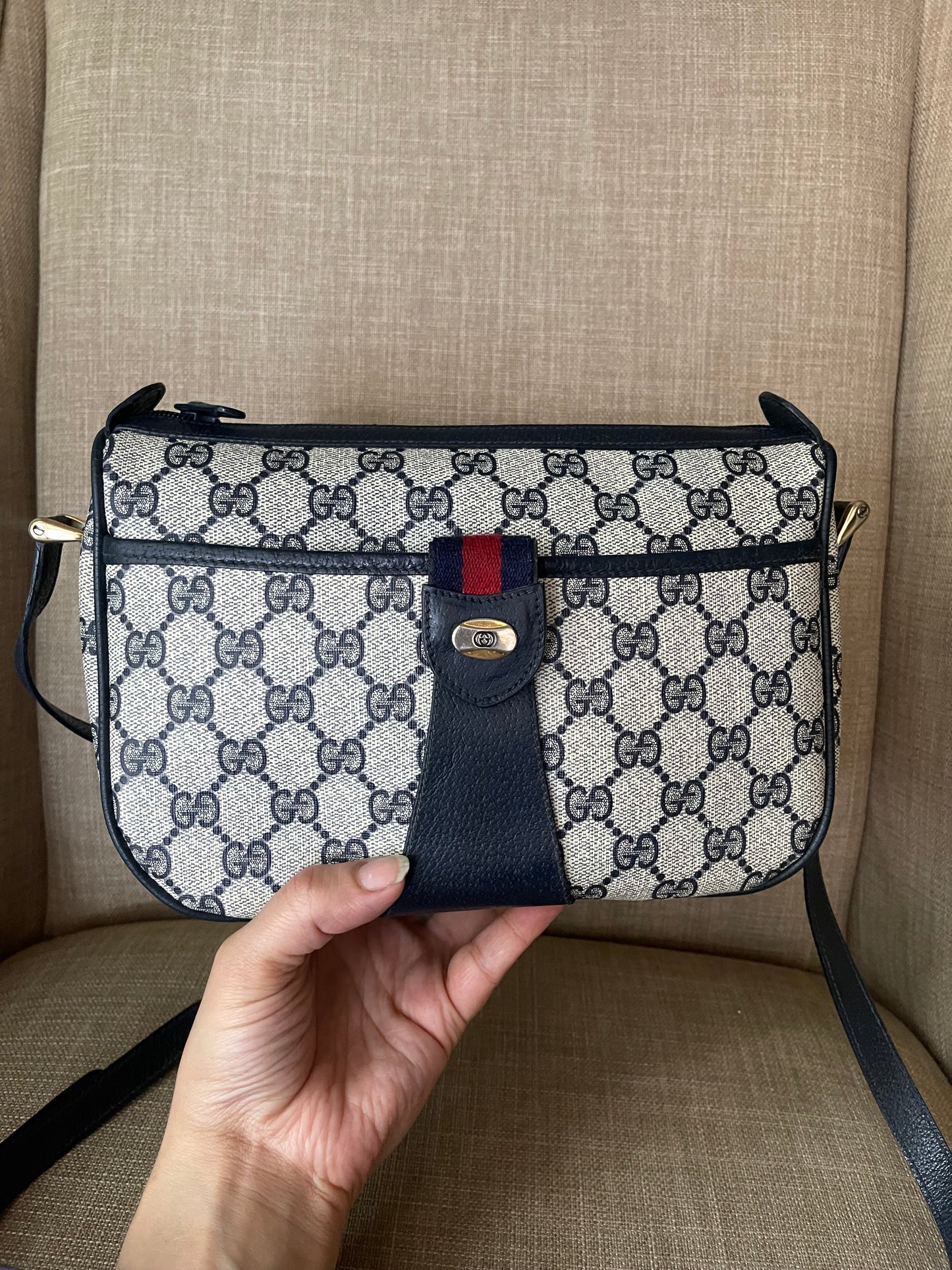 Authentic Gucci vintage web sherry line crossbody bag