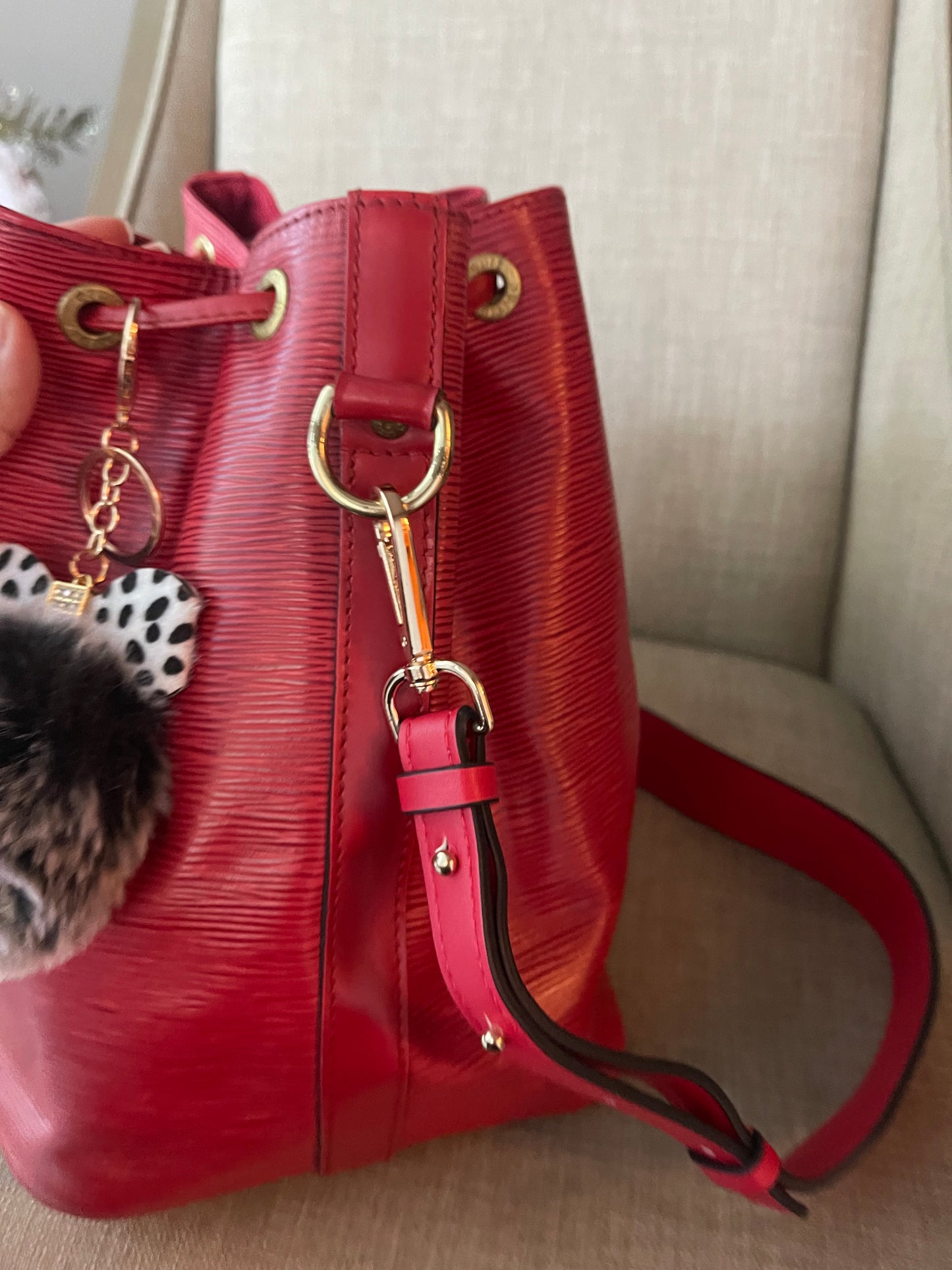 Authentic Louis Vuitton Epi noe shoulder bag red