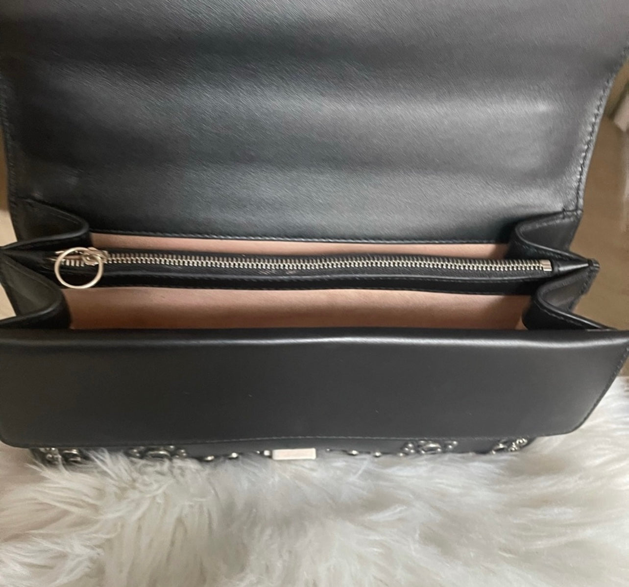 Authentic Gucci Dionysus shoulder bag