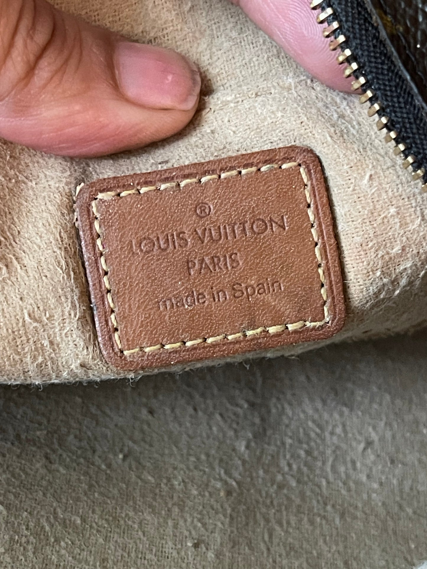 Authentic Louis Vuitton monogram crossbody bag