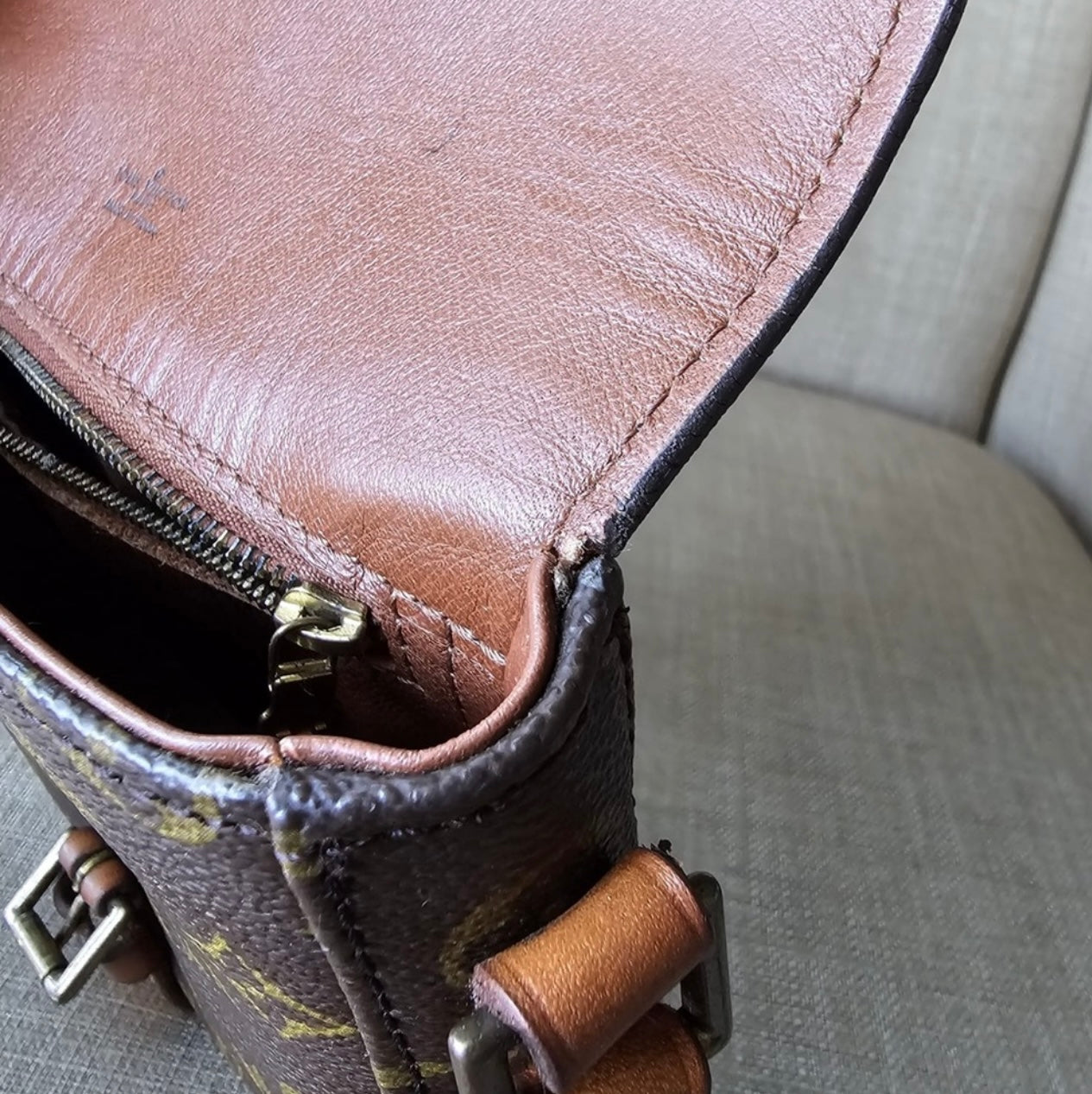 Authentic Louis Vuitton vintage crossbody bag