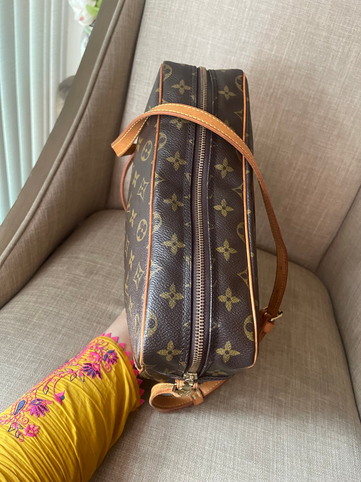 Authentic Louis Vuitton monogram vintage crossbody bag