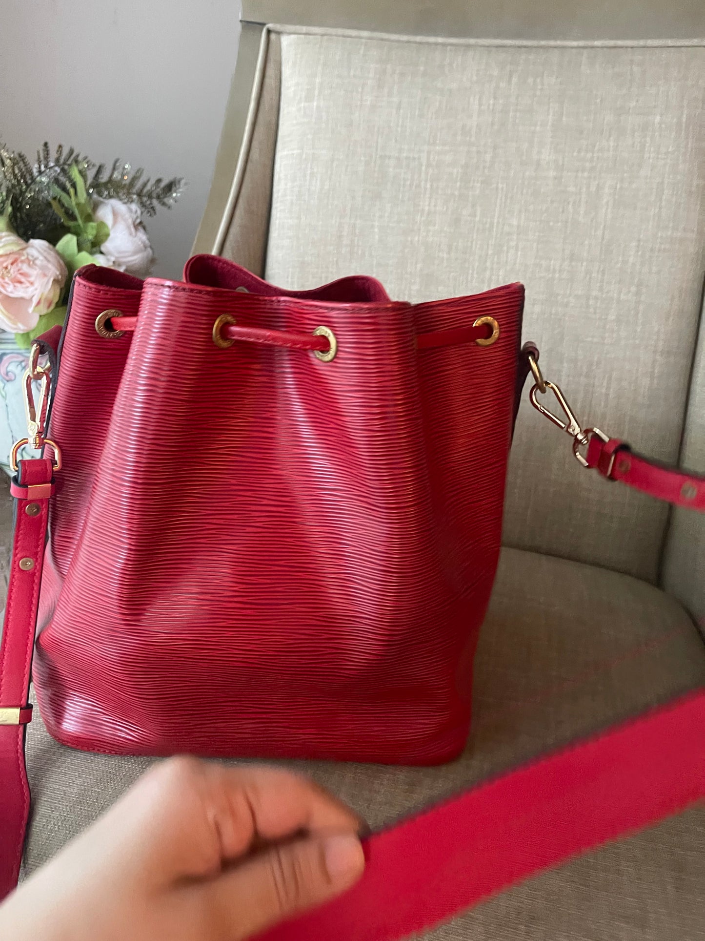Authentic Louis Vuitton Epi noe shoulder bag red