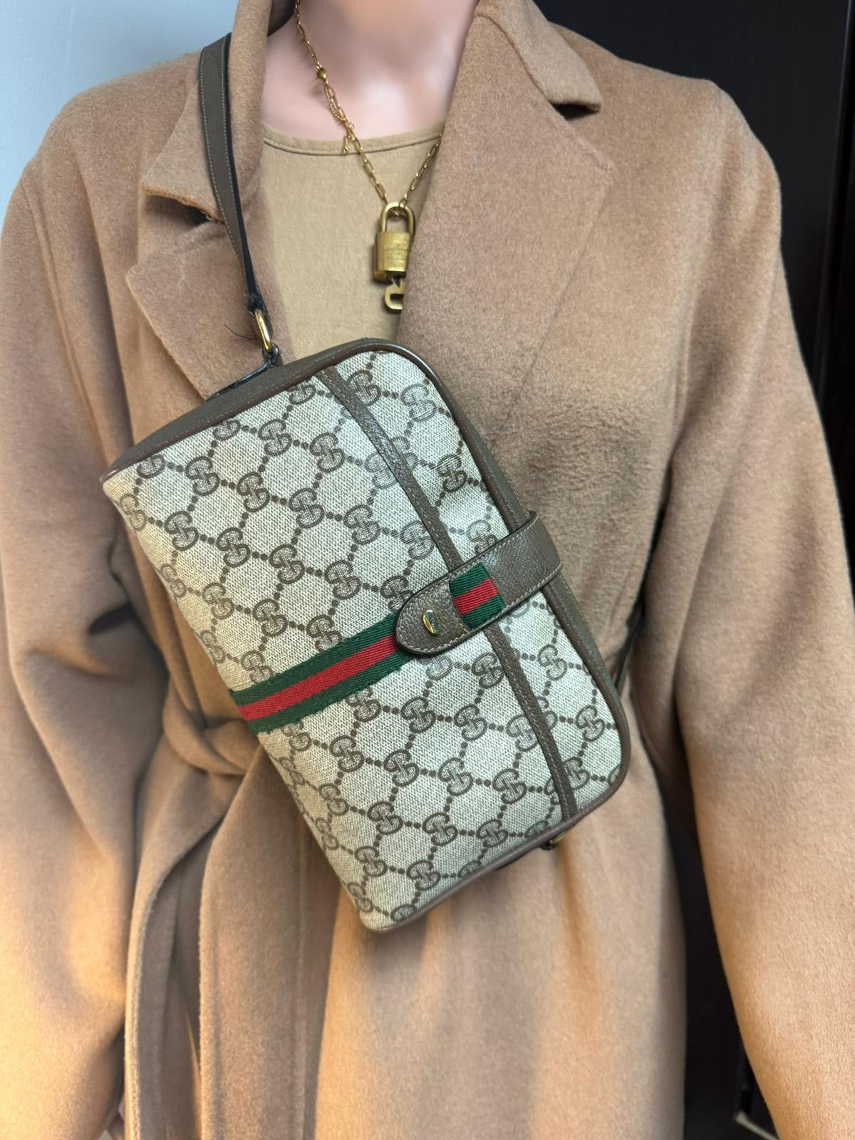 Authentic Gucci vintage web sherry line shoulder bag