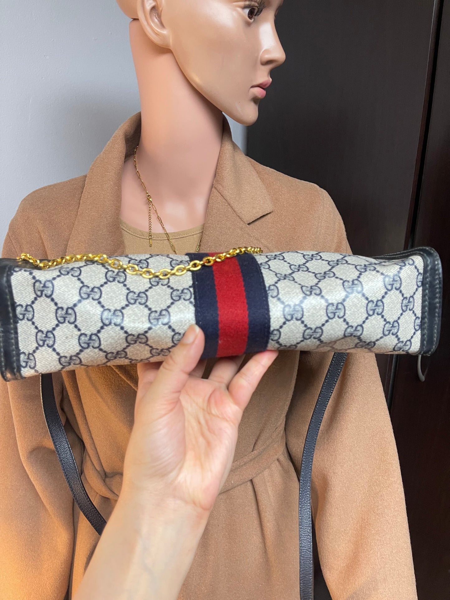 Authentic Gucci vintage web sherry line crossbody