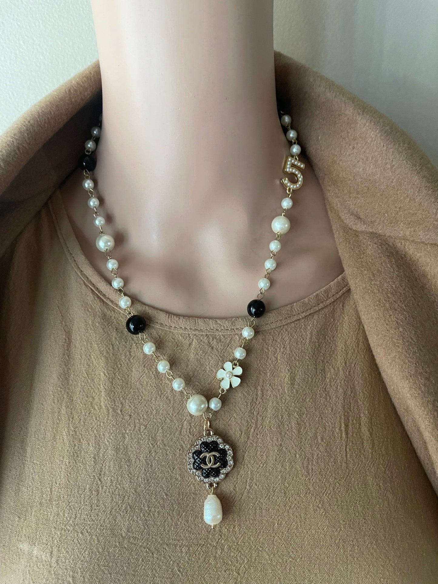Upcycled charm necklace black and pearl