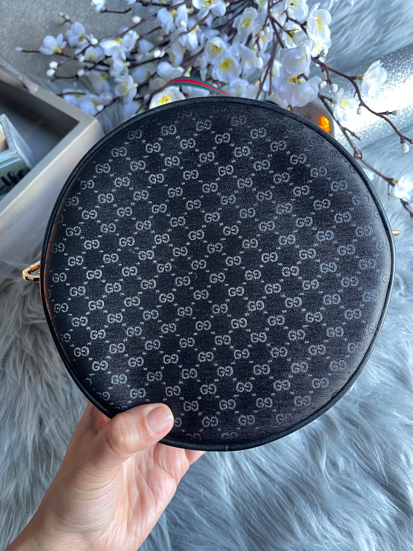 Authentic Gucci vintage GG canvas crossbody bag