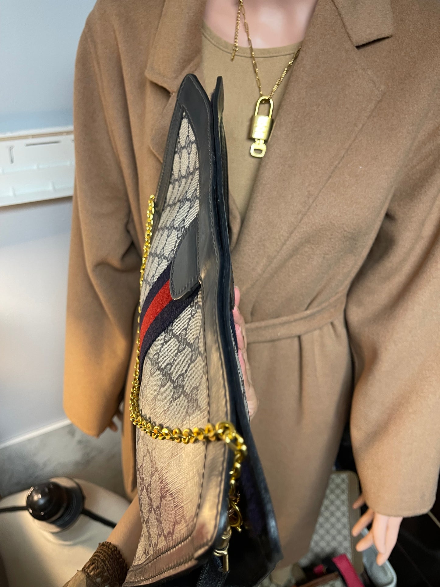 Authentic Gucci vintage web sherry line crossbody