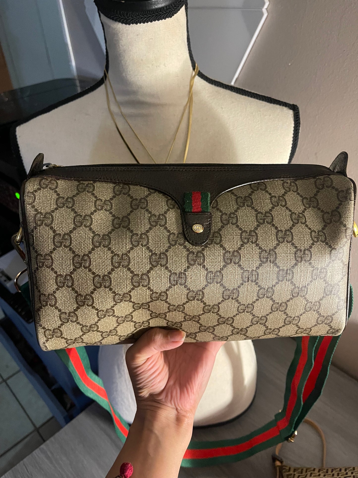 Authentic Gucci vintage web sherry line crossbody